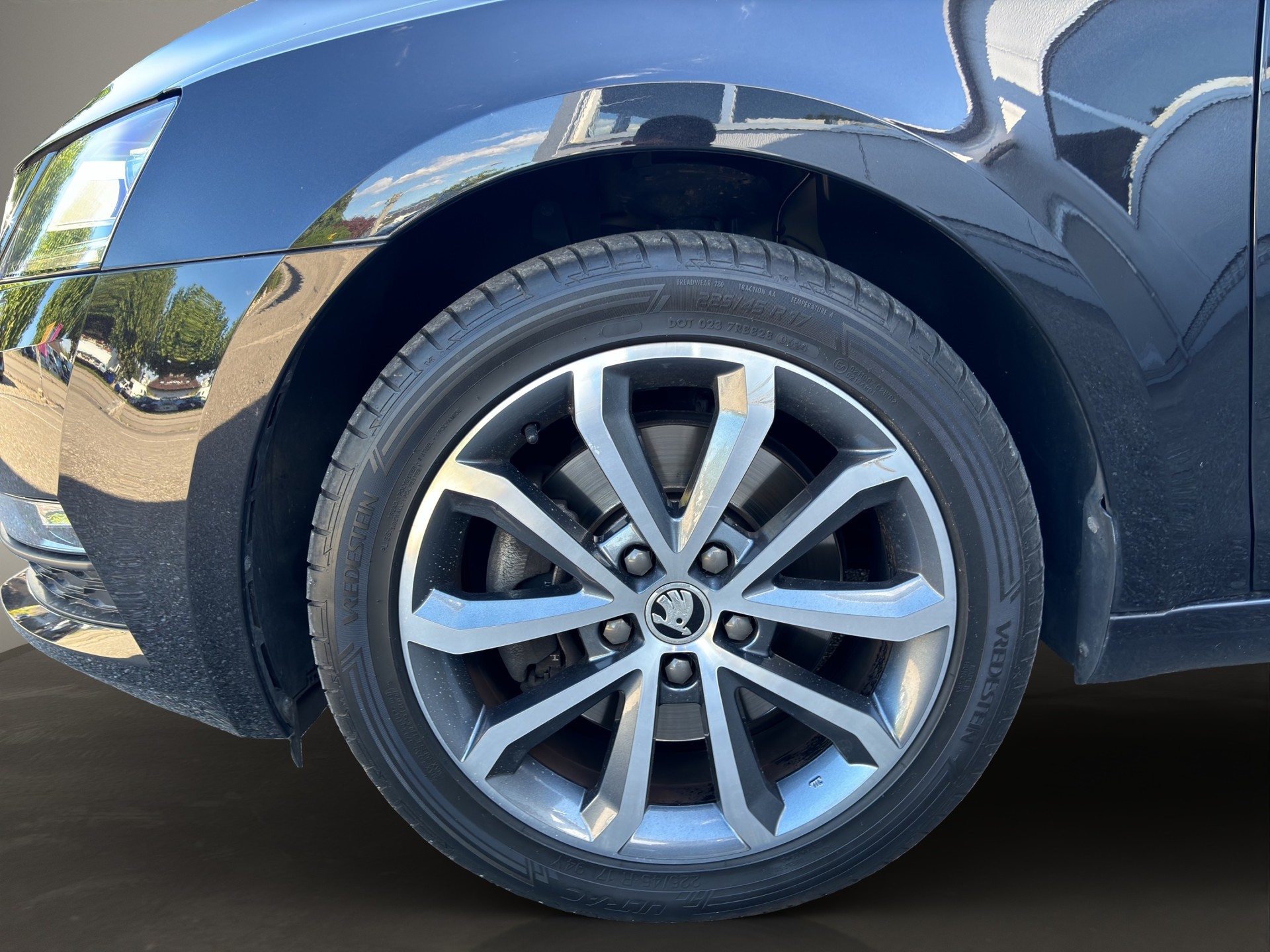 SKODA Octavia Combi 1.8 TSI Ambition 4x4 DSG-image-19