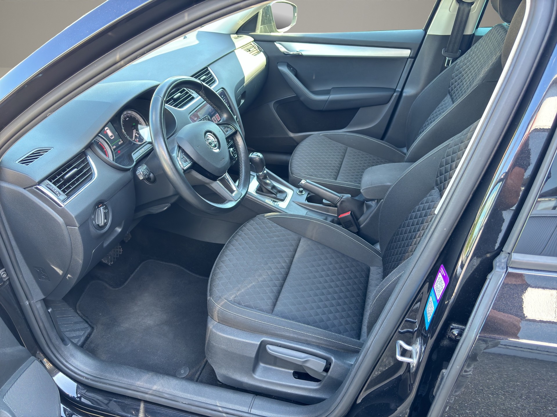 SKODA Octavia Combi 1.8 TSI Ambition 4x4 DSG-image-10