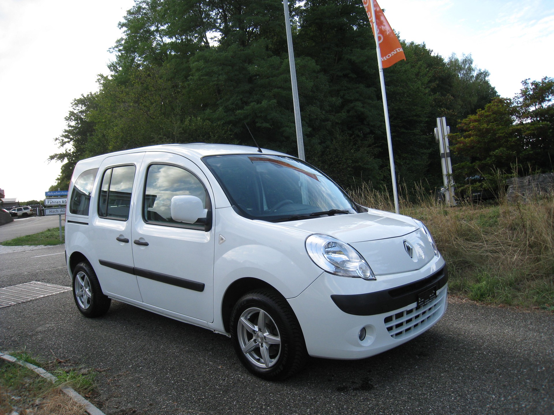 RENAULT Kangoo 1.6 16V Expression Automatic-image-4