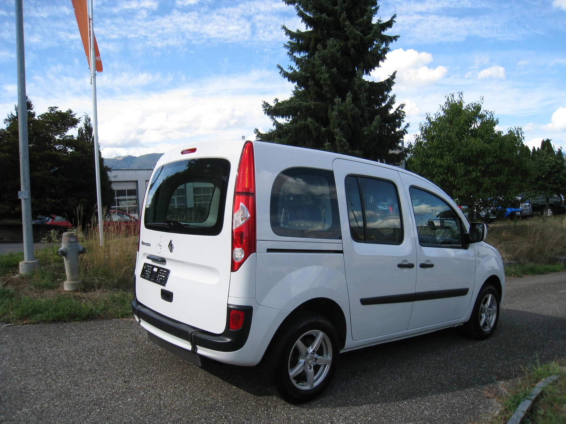 RENAULT Kangoo 1.6 16V Expression Automatic-image-5