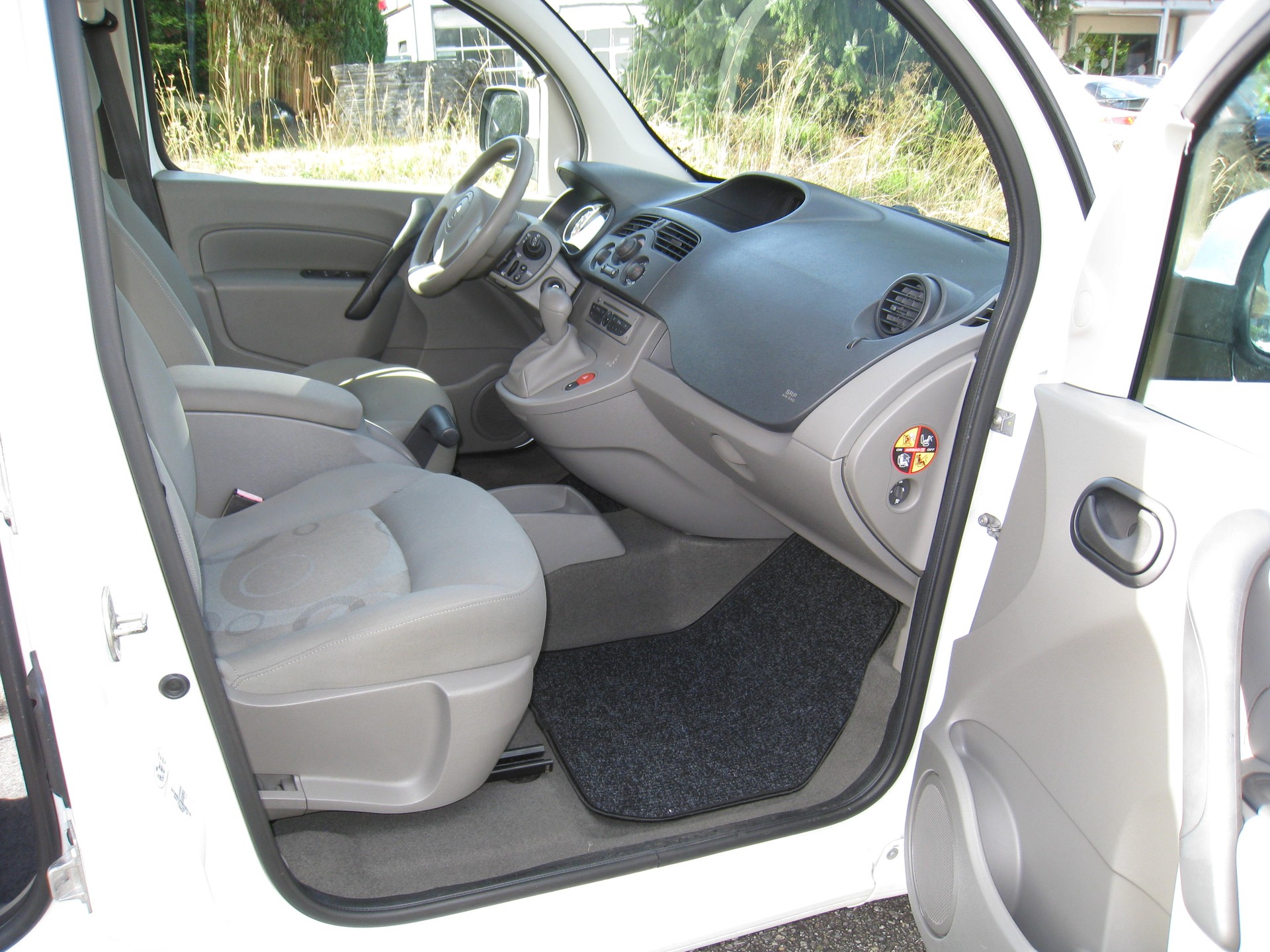 RENAULT Kangoo 1.6 16V Expression Automatic-image-7