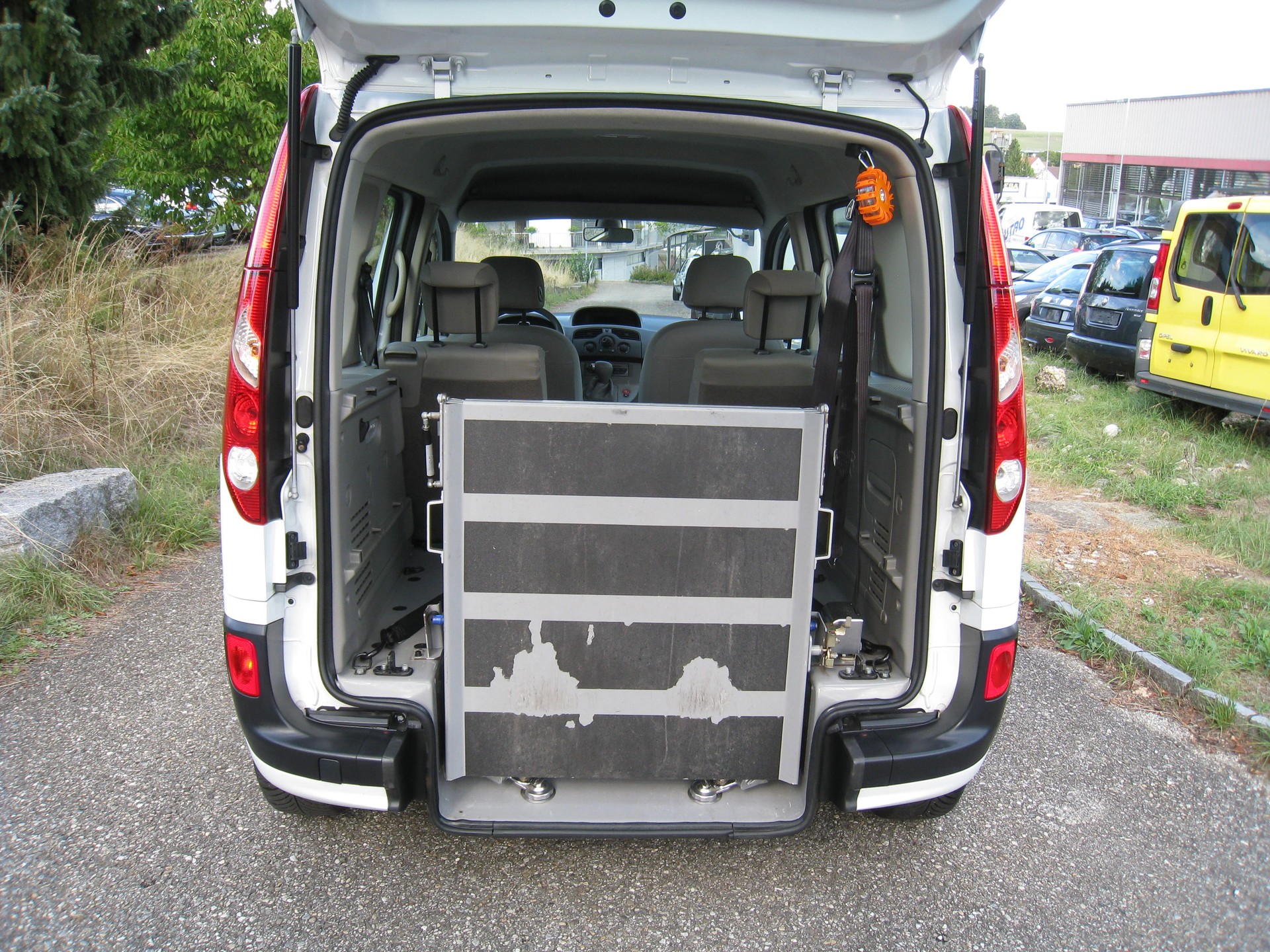 RENAULT Kangoo 1.6 16V Expression Automatic-image-10