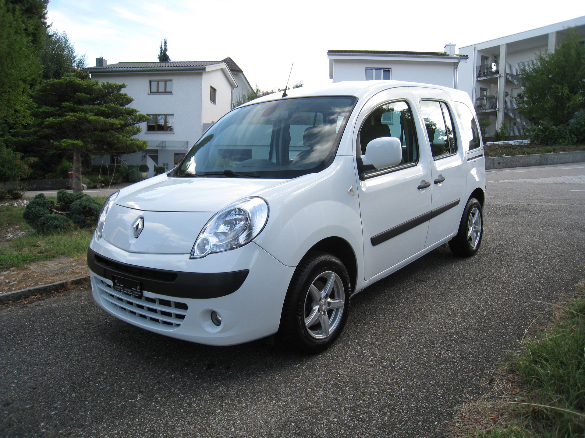 RENAULT Kangoo 1.6 16V Expression Automatic-image-1