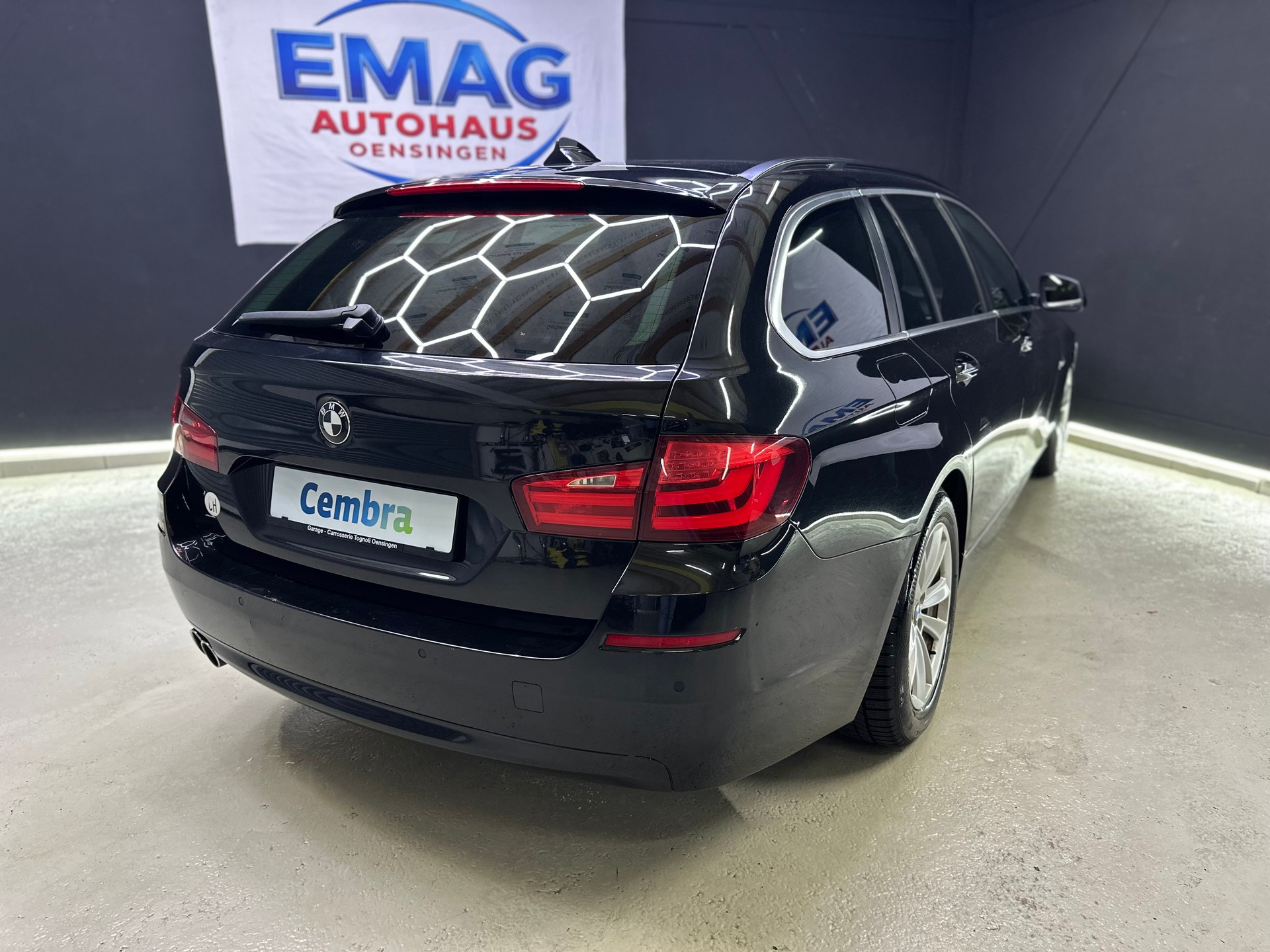 BMW 530d xDrive Touring Steptronic-image-6
