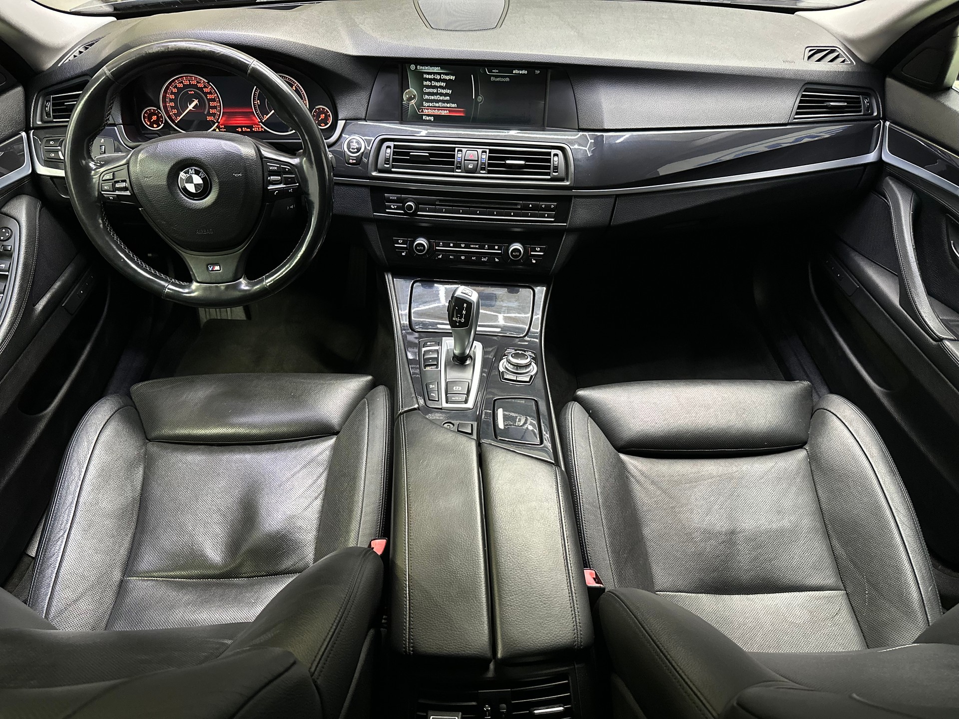 BMW 530d xDrive Touring Steptronic-image-14