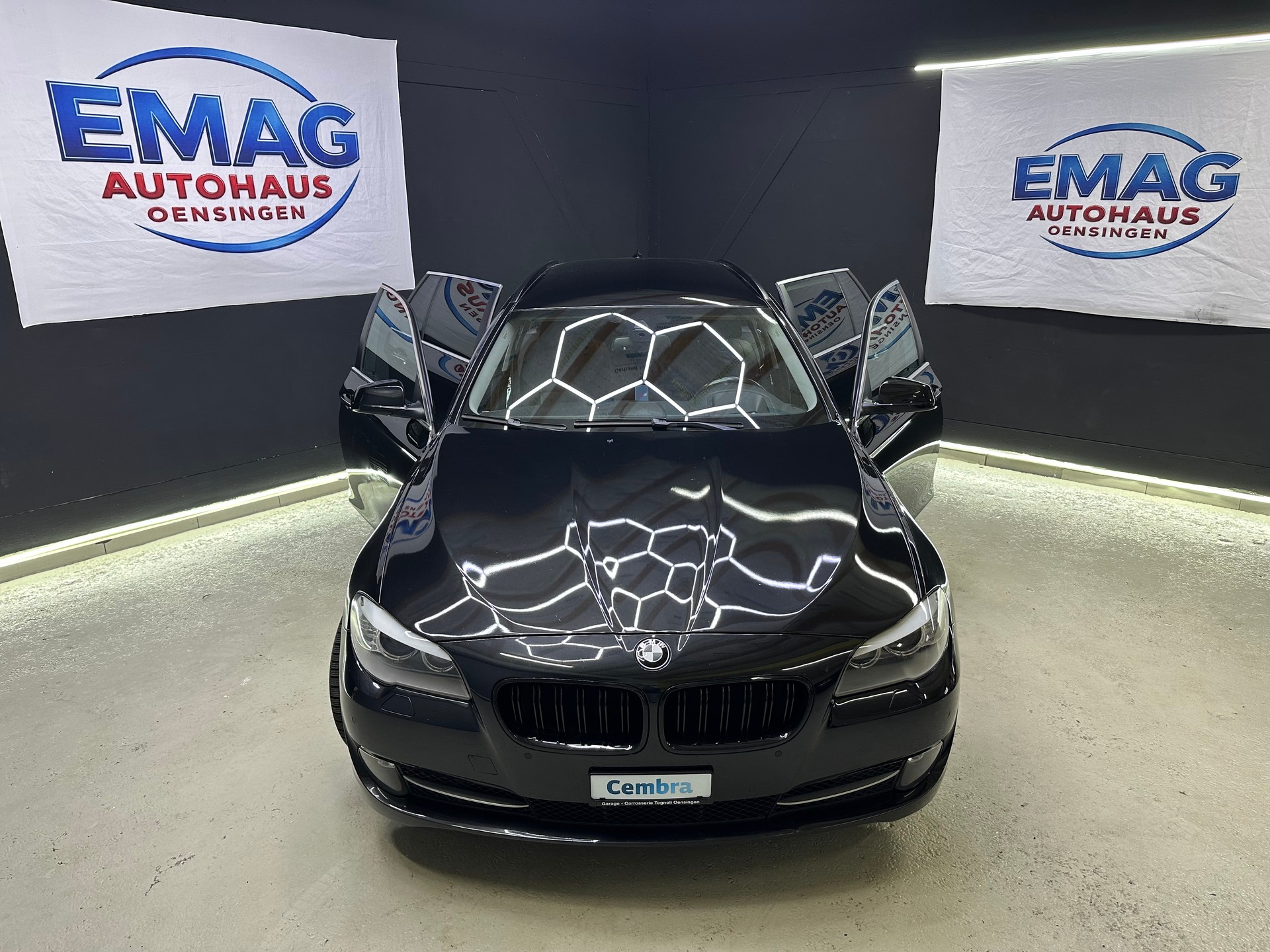 BMW 530d xDrive Touring Steptronic-image-3