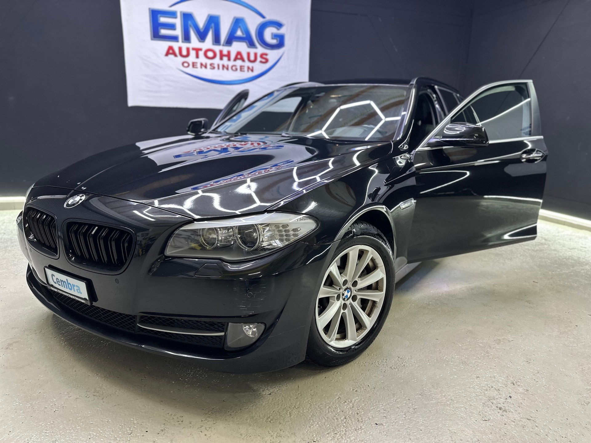 BMW 530d xDrive Touring Steptronic-image-4