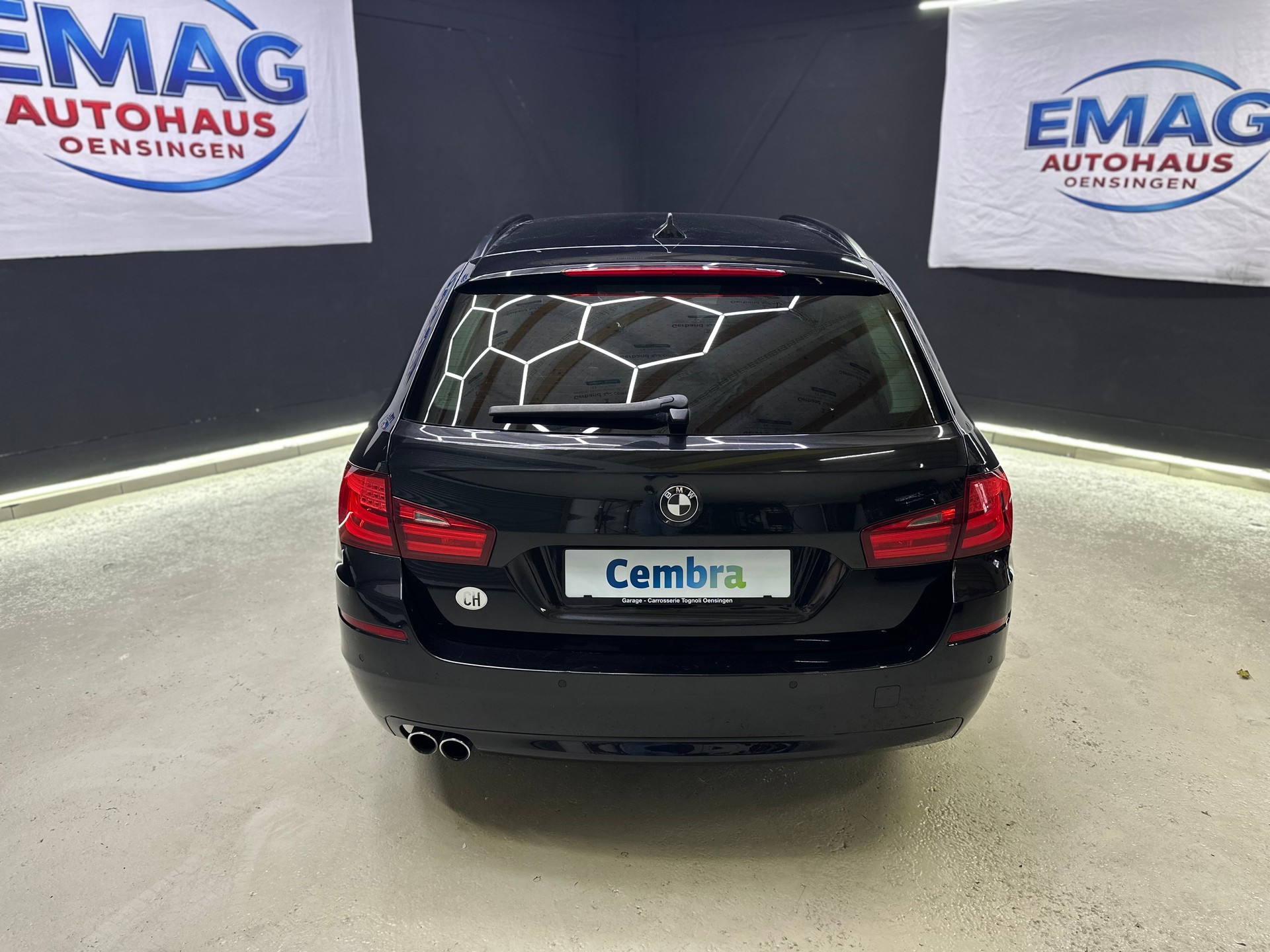 BMW 530d xDrive Touring Steptronic-image-5