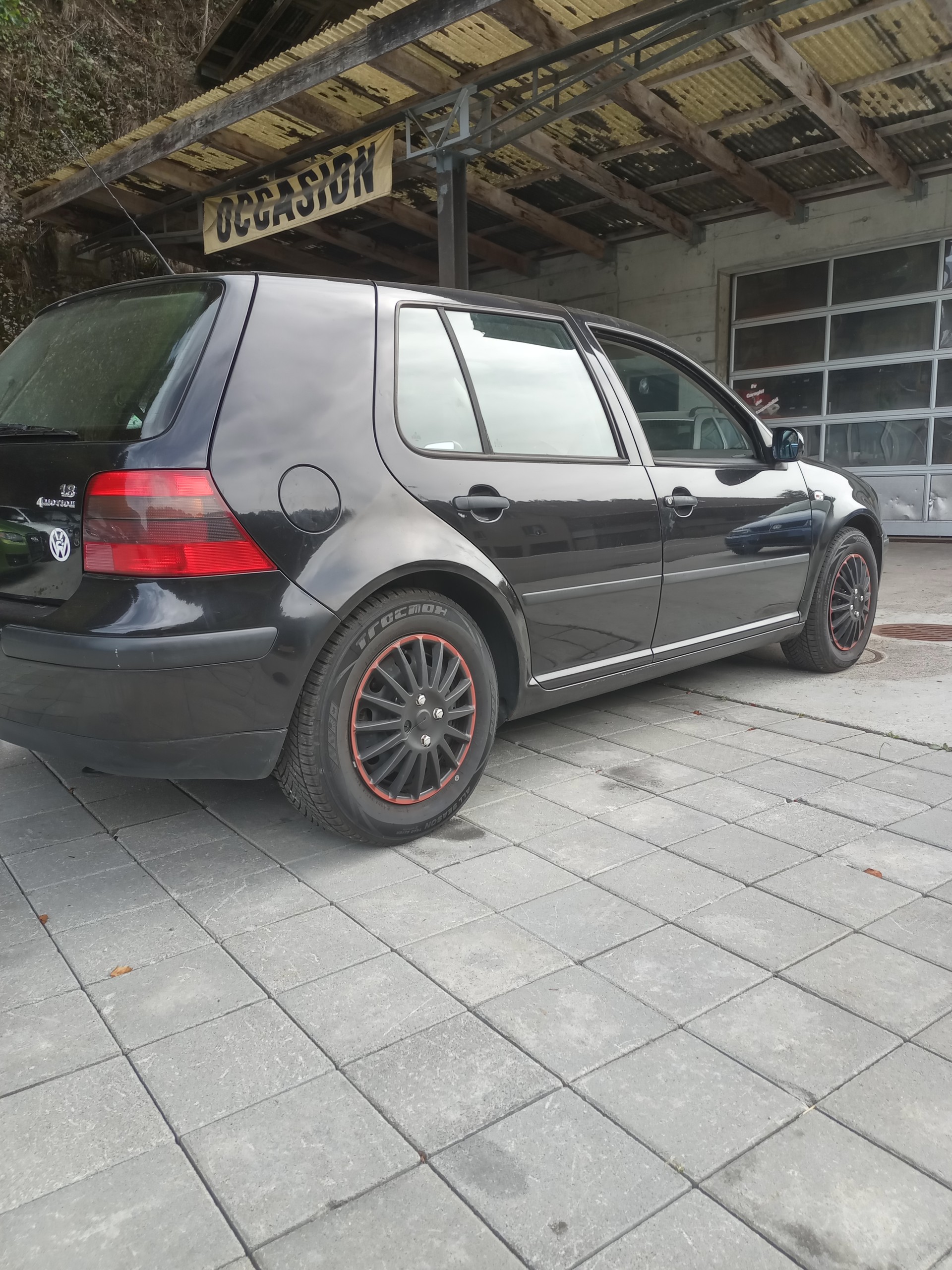 VW Golf 1.8 Comfortline 4Motion-image-2