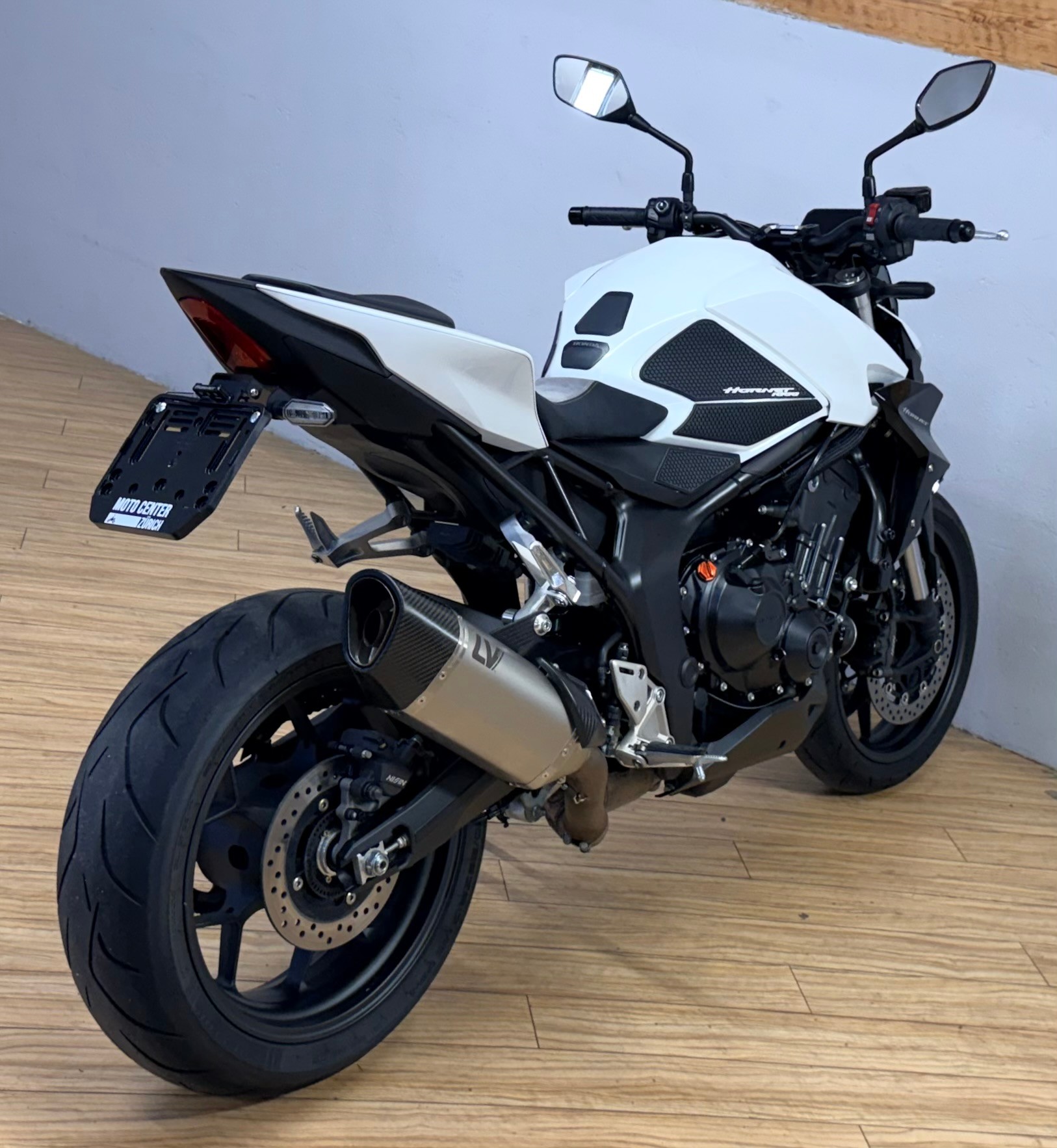 HONDA CB 1000-showroom-element-2