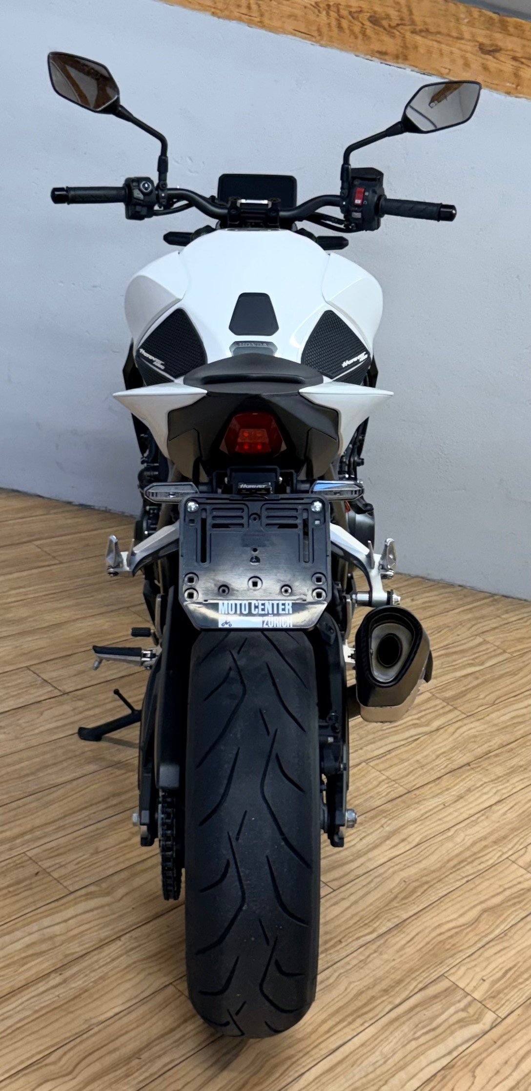 HONDA CB 1000-showroom-element-3