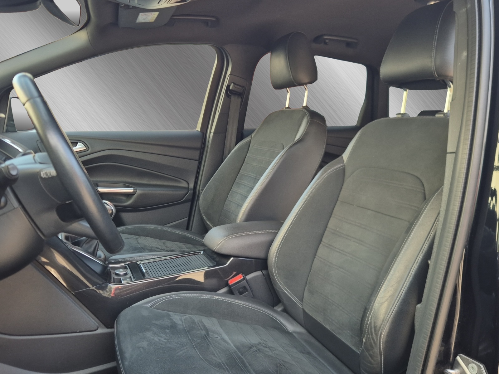 FORD Kuga 2.0 TDCi 180 ST-Line-image-9