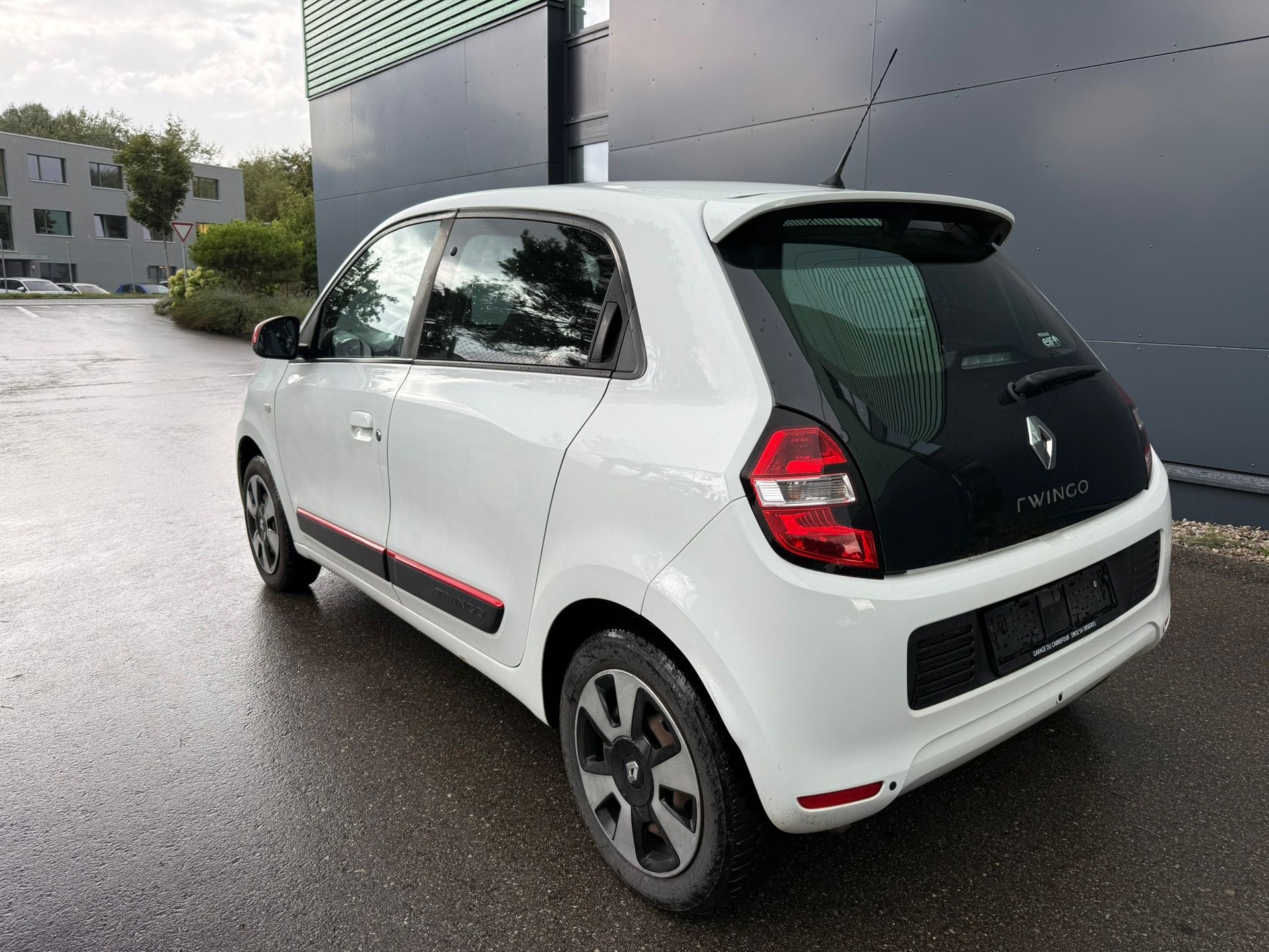 RENAULT Twingo 0.9 Iconic-showroom-element-2