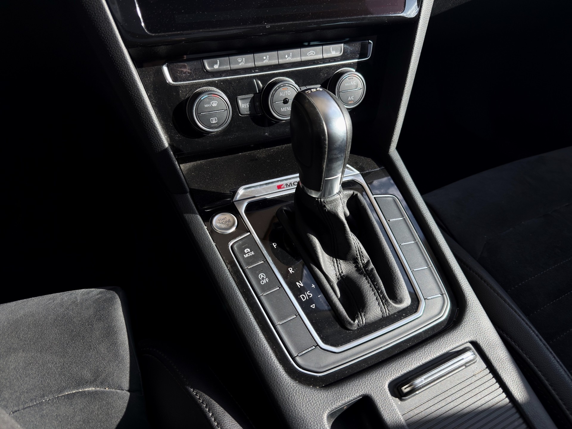 VW Passat Variant 2.0 TSI BMT Highline 4Motion DSG-image-14