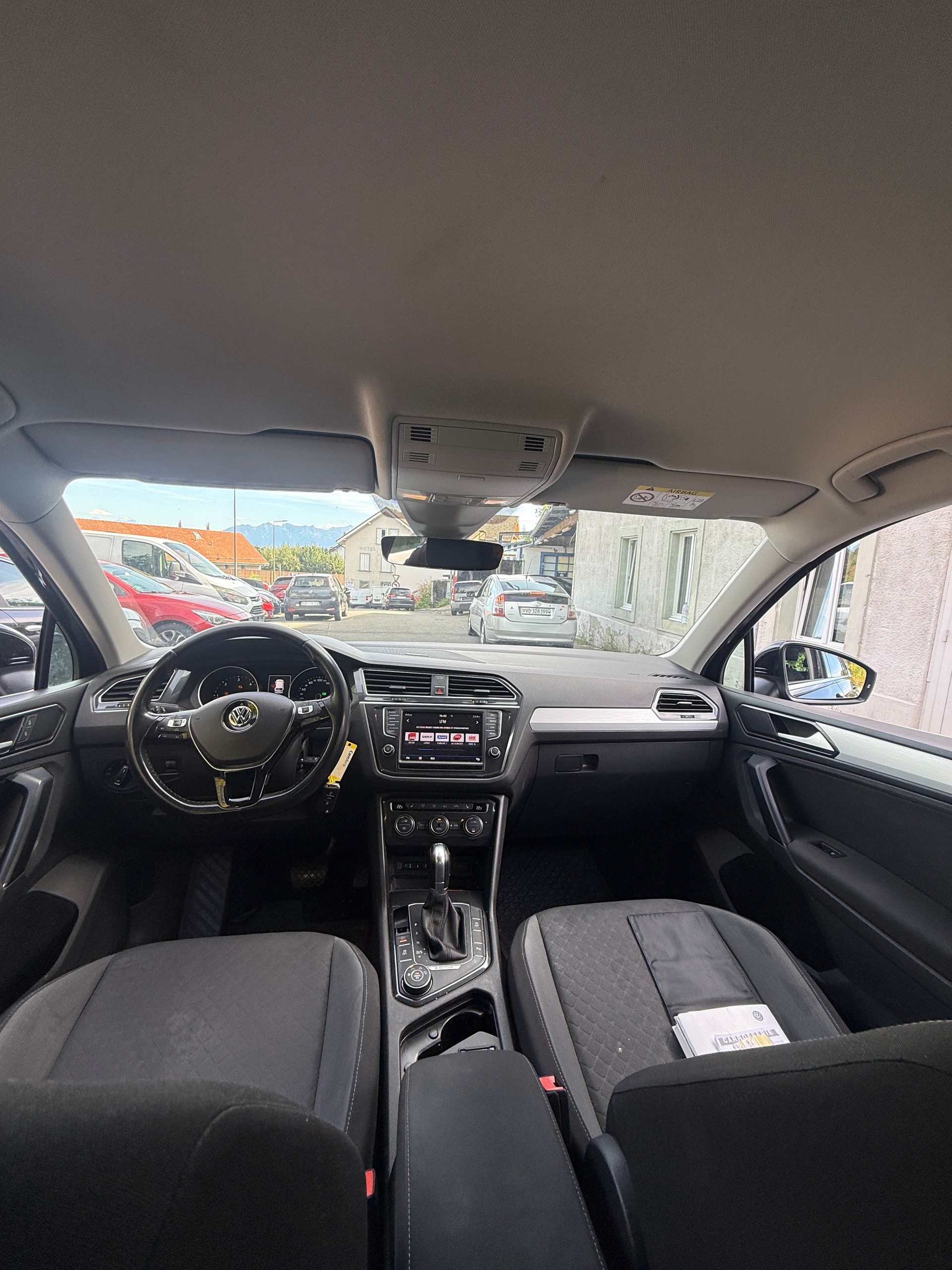 VW Tiguan 2.0 TDI SCR Trendline 4Motion DSG-image-6