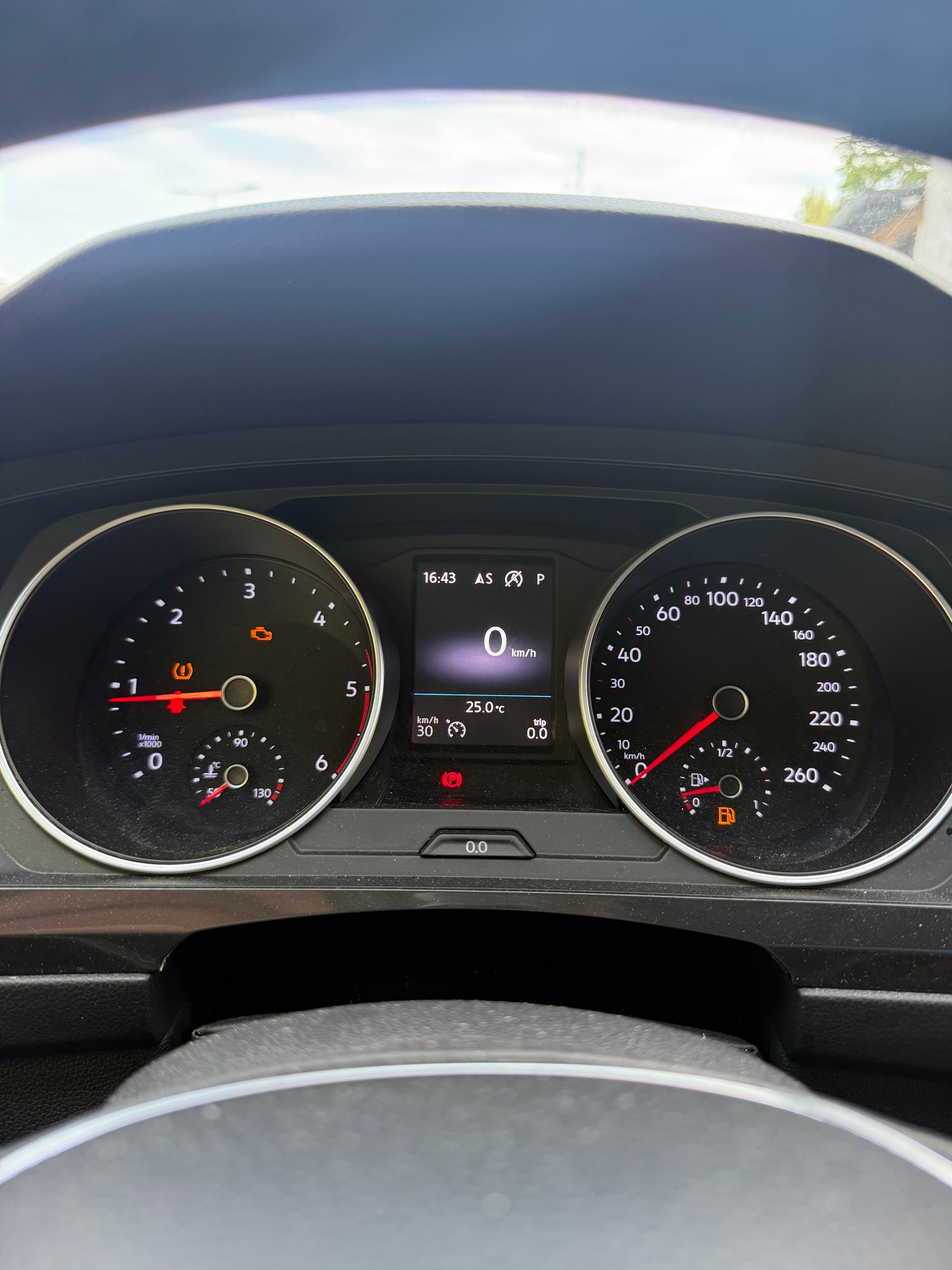 VW Tiguan 2.0 TDI SCR Trendline 4Motion DSG-image-8