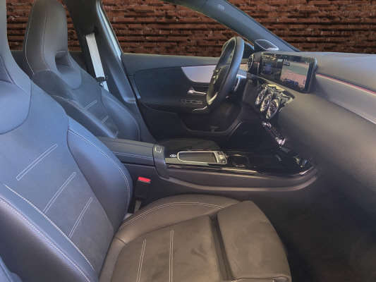 MERCEDES-BENZ A 250 4Matic 8G-DCT-image-11