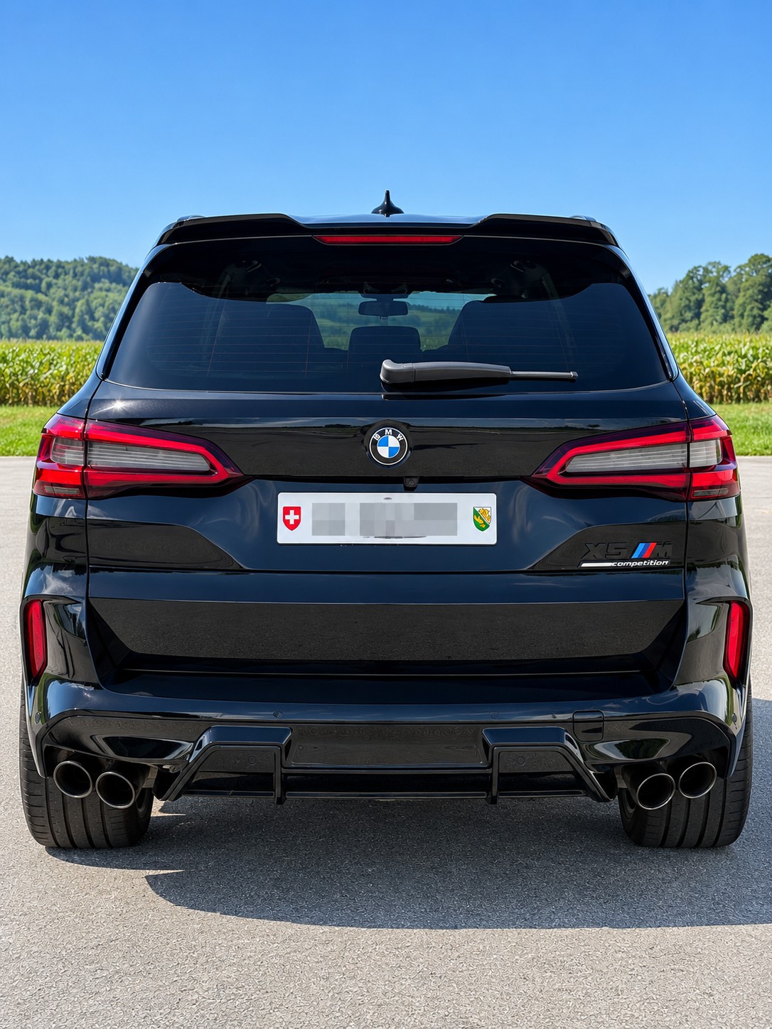 BMW M Competition-image-2