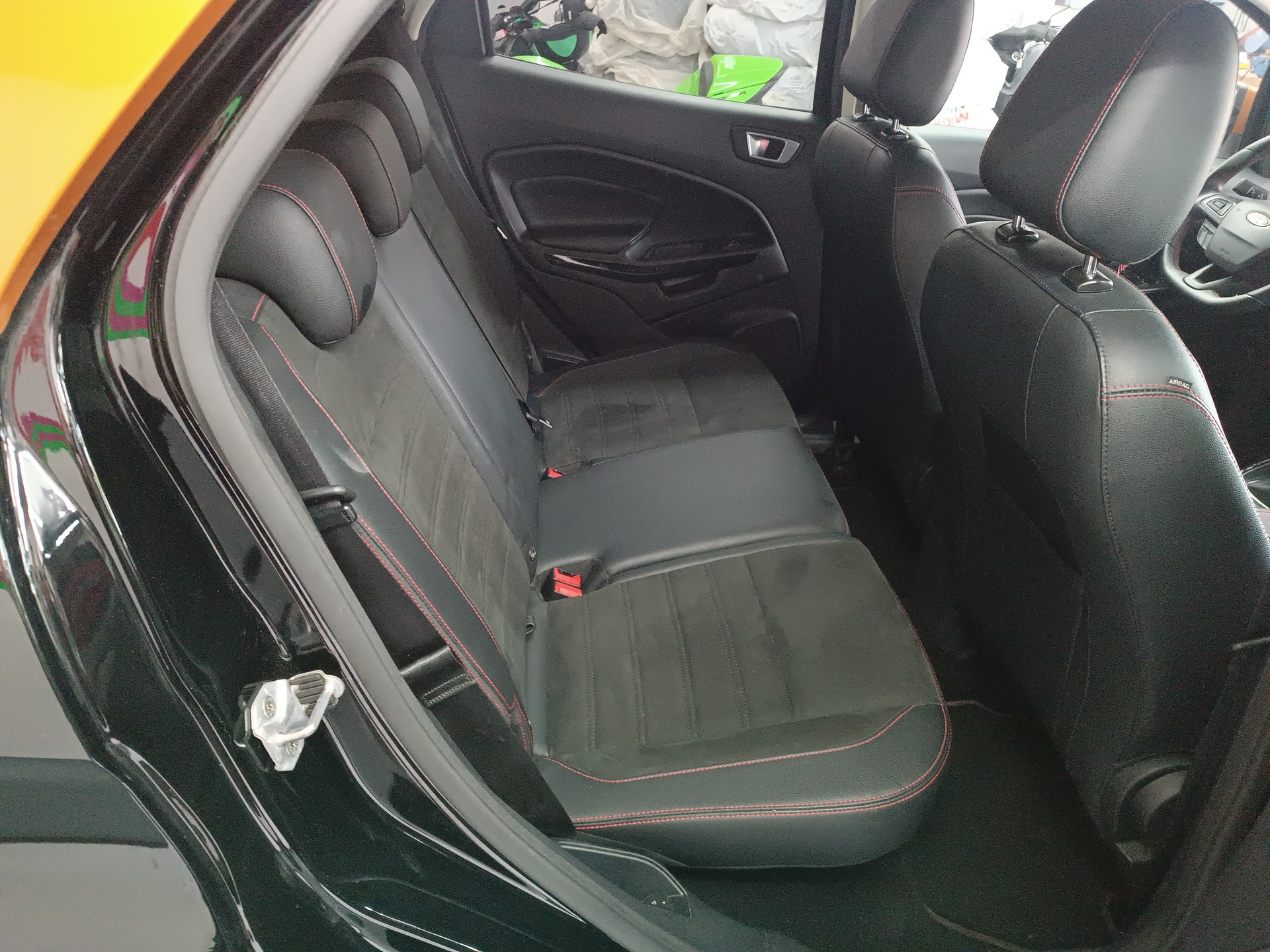 FORD EcoSport 1.5 TDCi ST-Line AWD-image-13