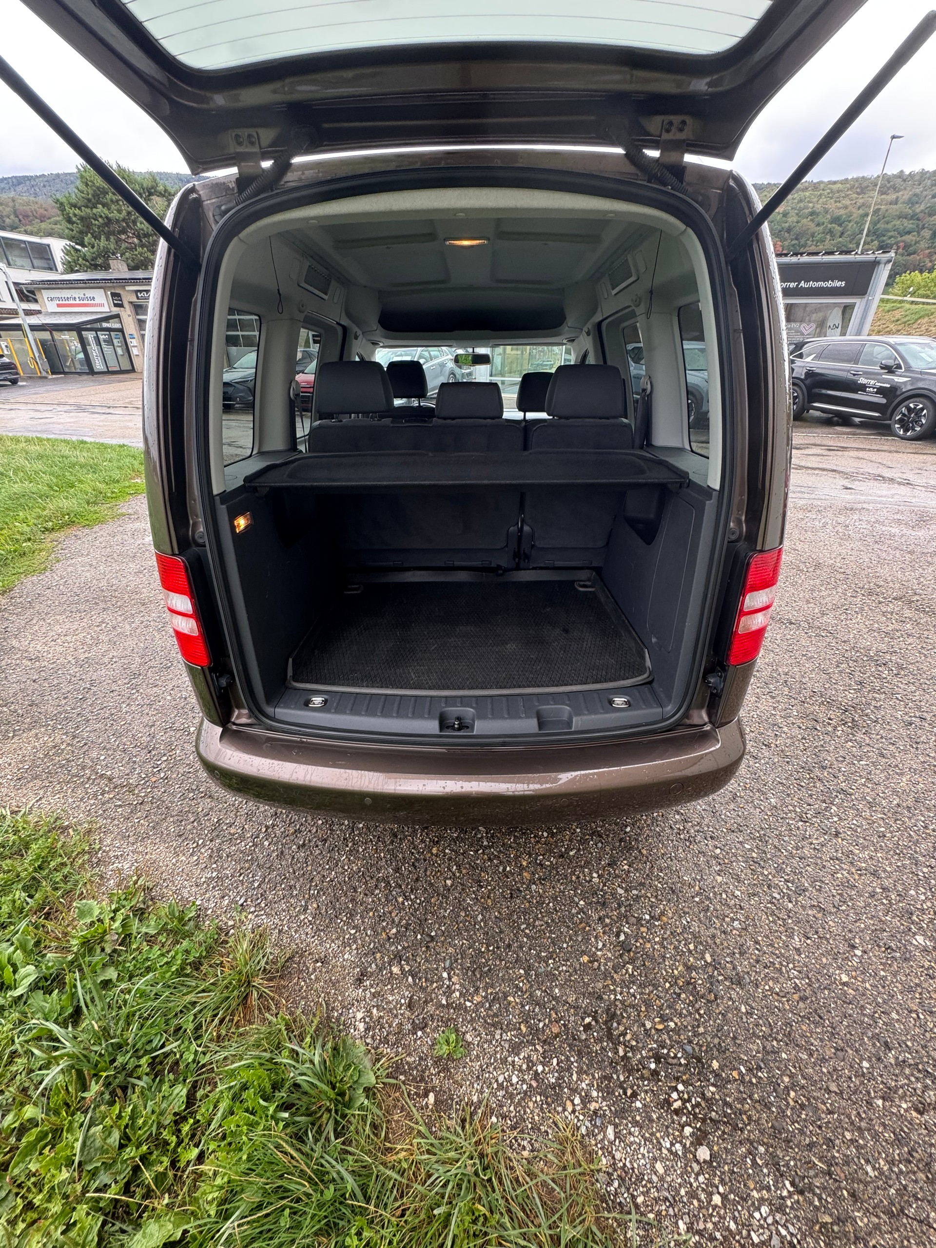 VW Caddy 2.0 TDI 4Motion Highline DSG-image-6