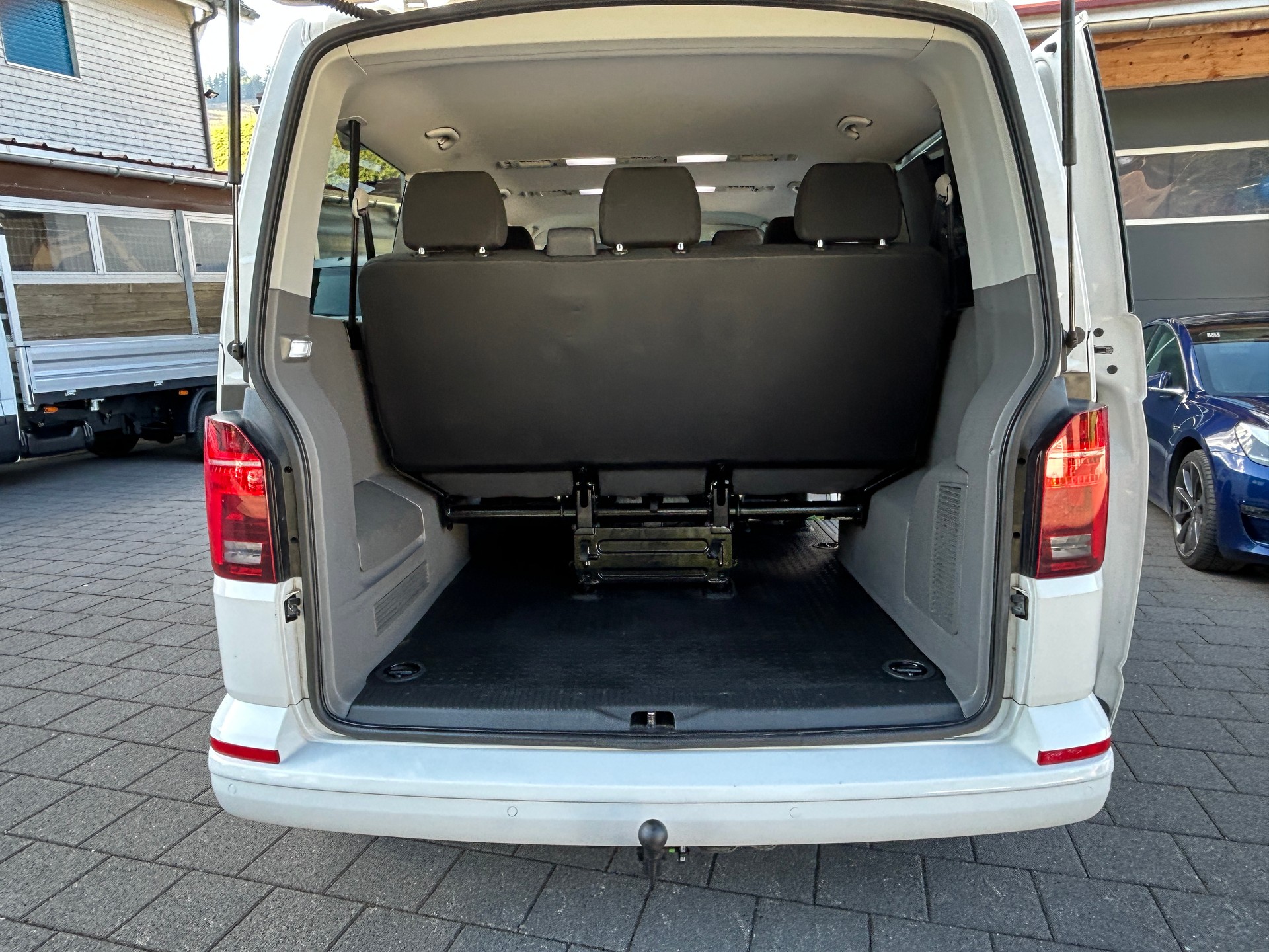 VW T6.1 2.0 TDI Trendline 4Motion-image-15