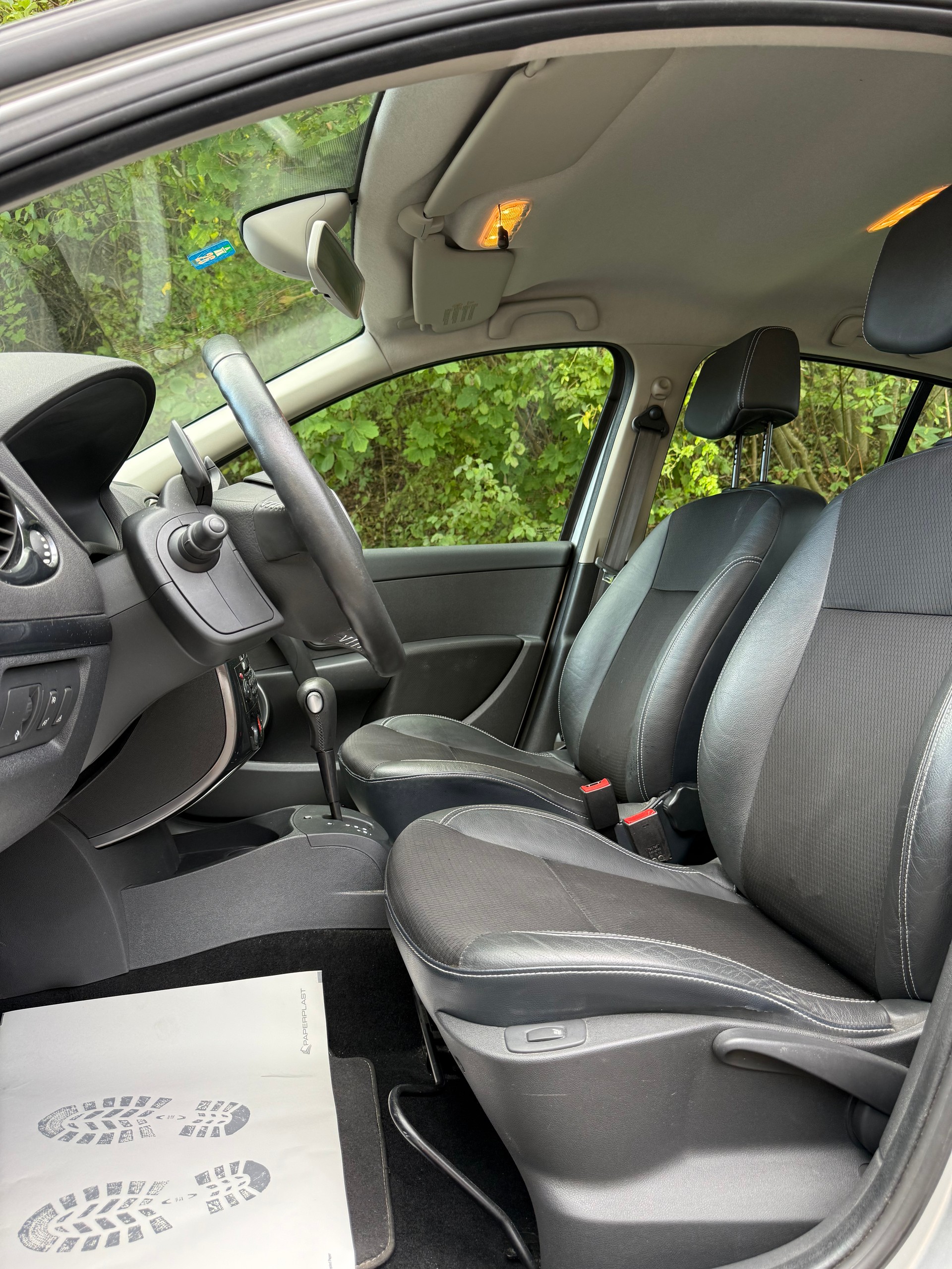 RENAULT Clio 2.0 16V Initiale Automatic-image-7