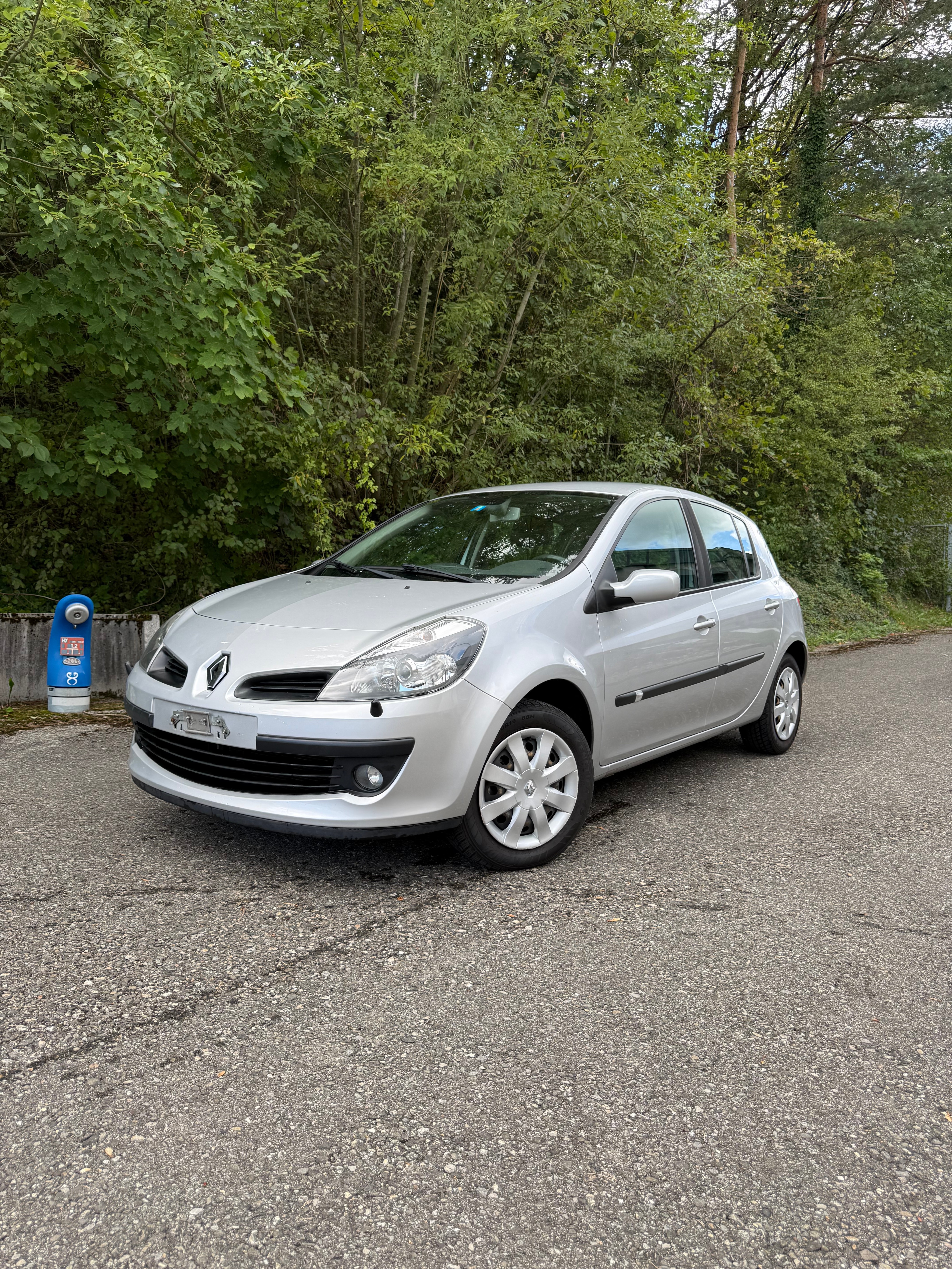 RENAULT Clio 2.0 16V Initiale Automatic — slika 1