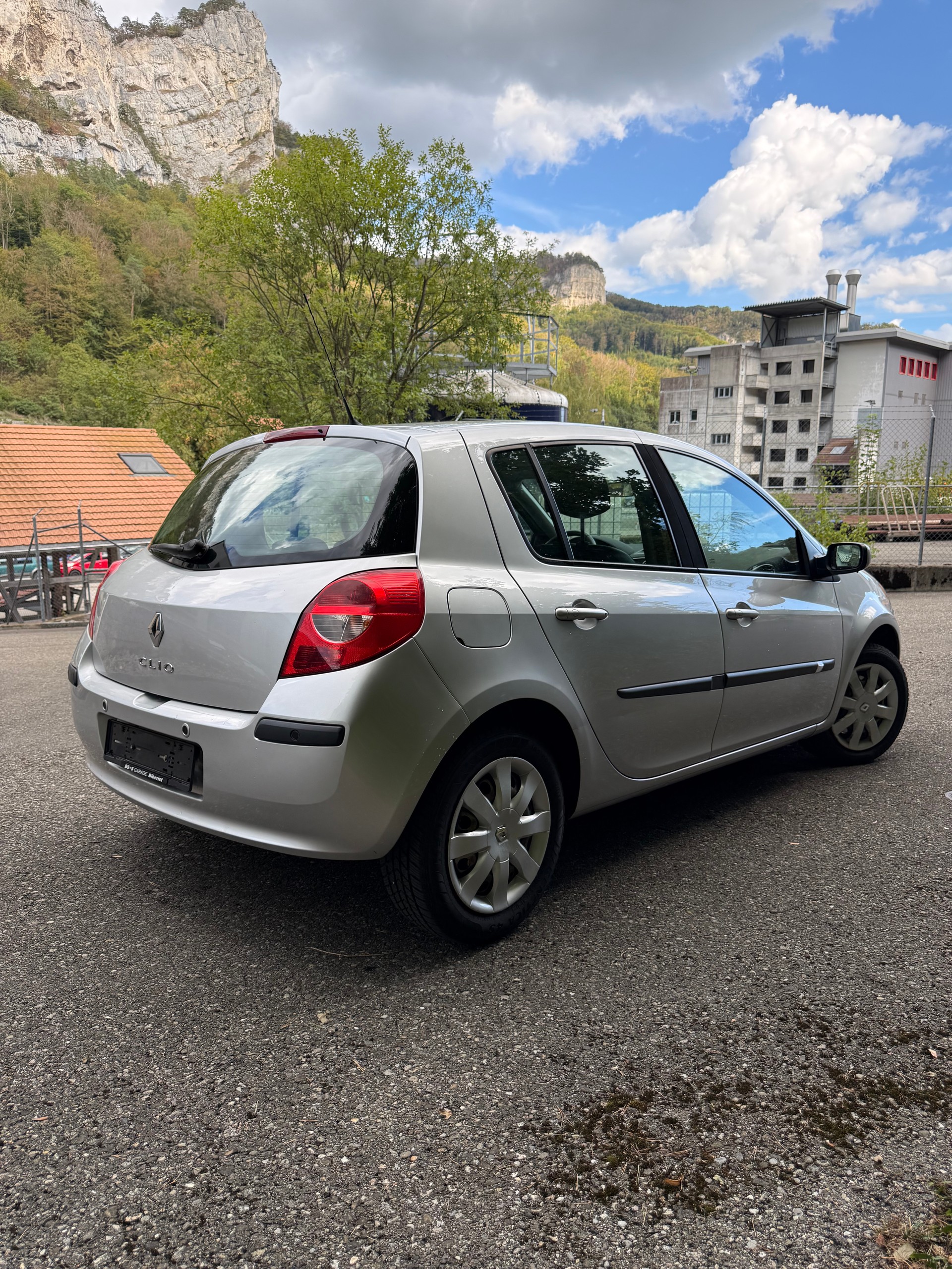 RENAULT Clio 2.0 16V Initiale Automatic-image-2