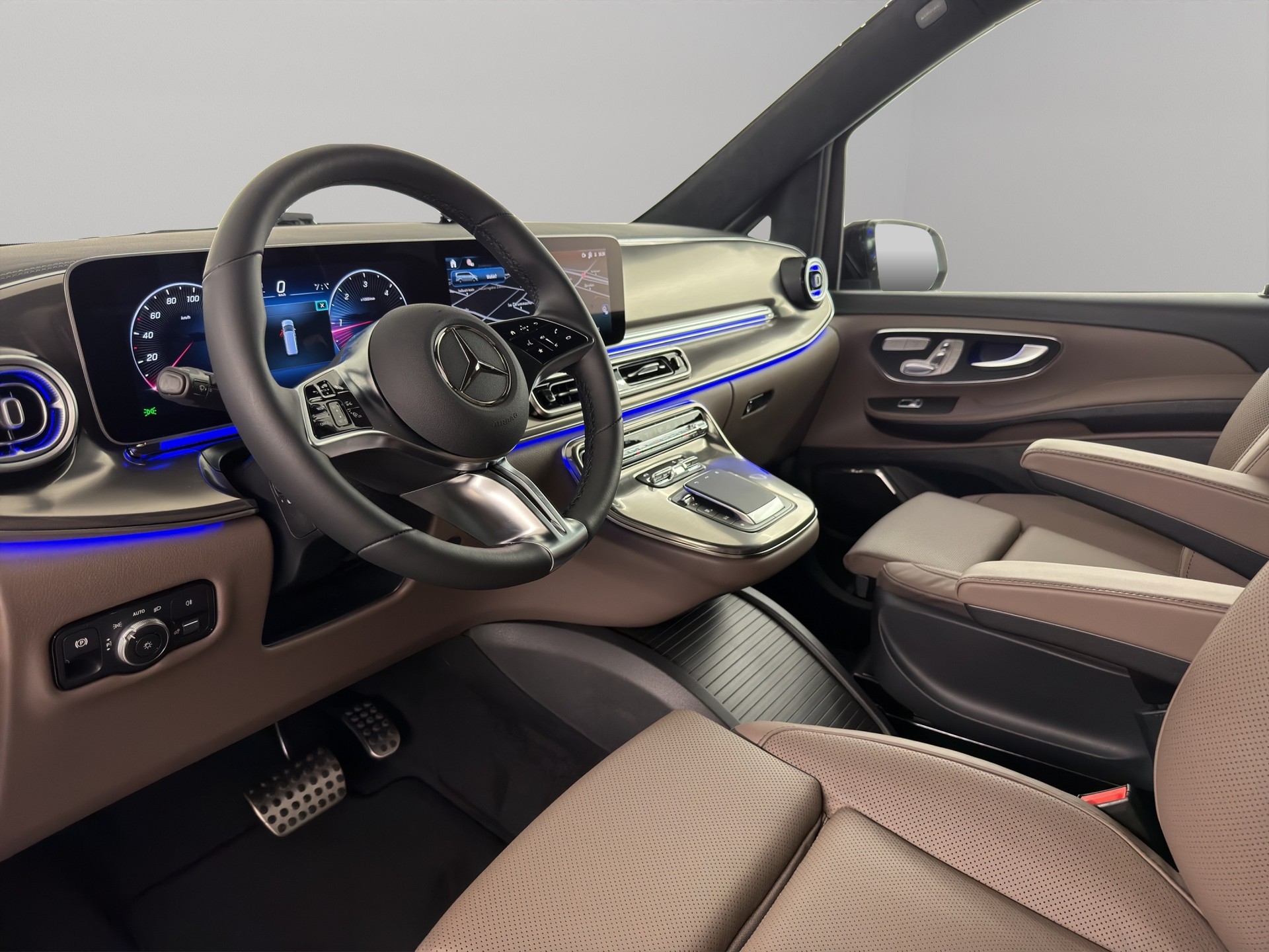 MERCEDES-BENZ V 300 d Swiss Ed. lang 4matic Van-image-12