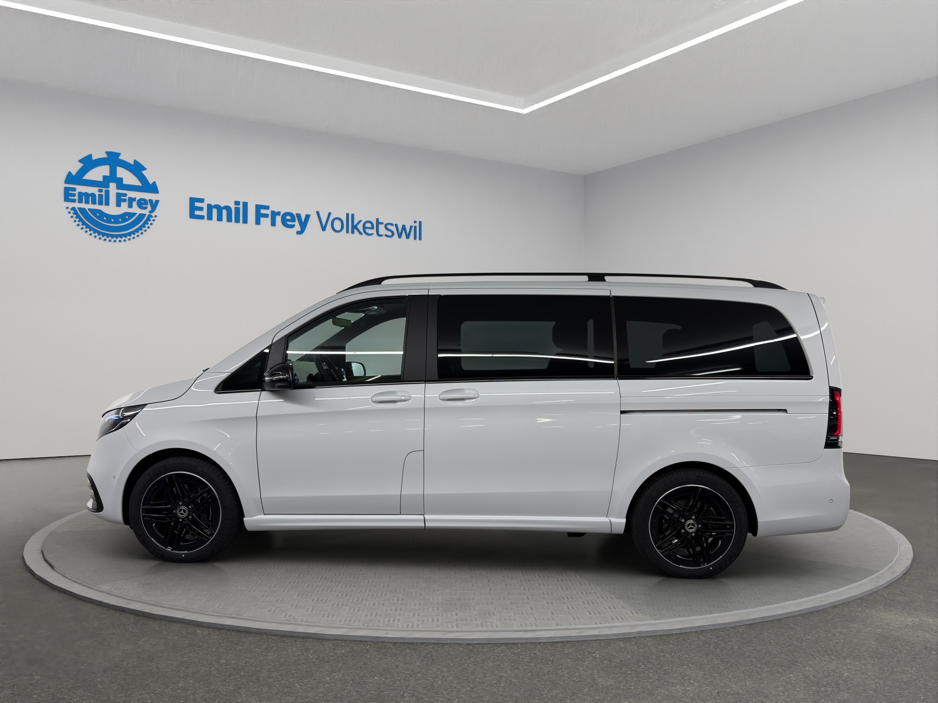 MERCEDES-BENZ V 300 d Swiss Ed. lang 4matic Van-image-1
