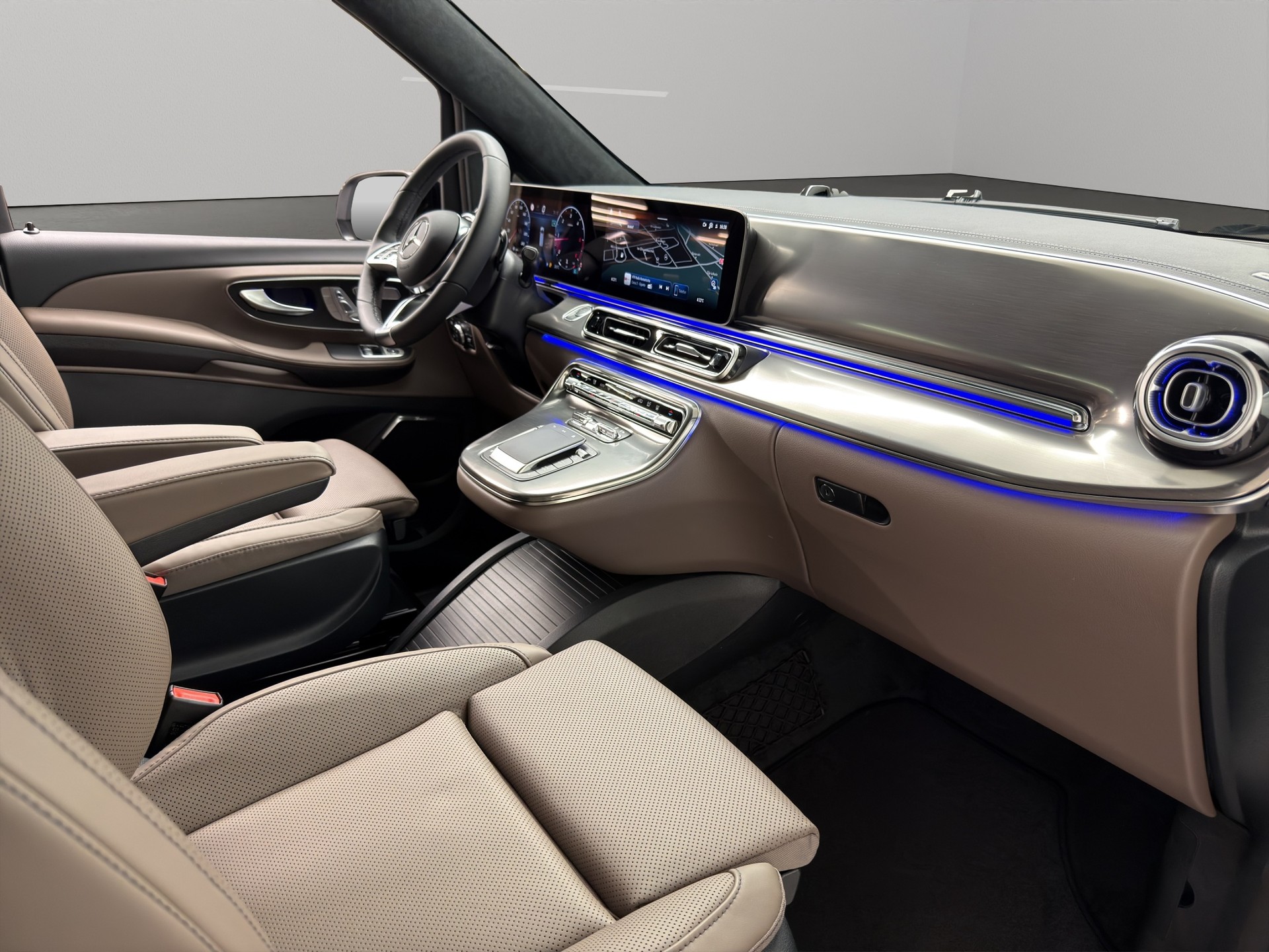 MERCEDES-BENZ V 300 d Swiss Ed. lang 4matic Van-image-13