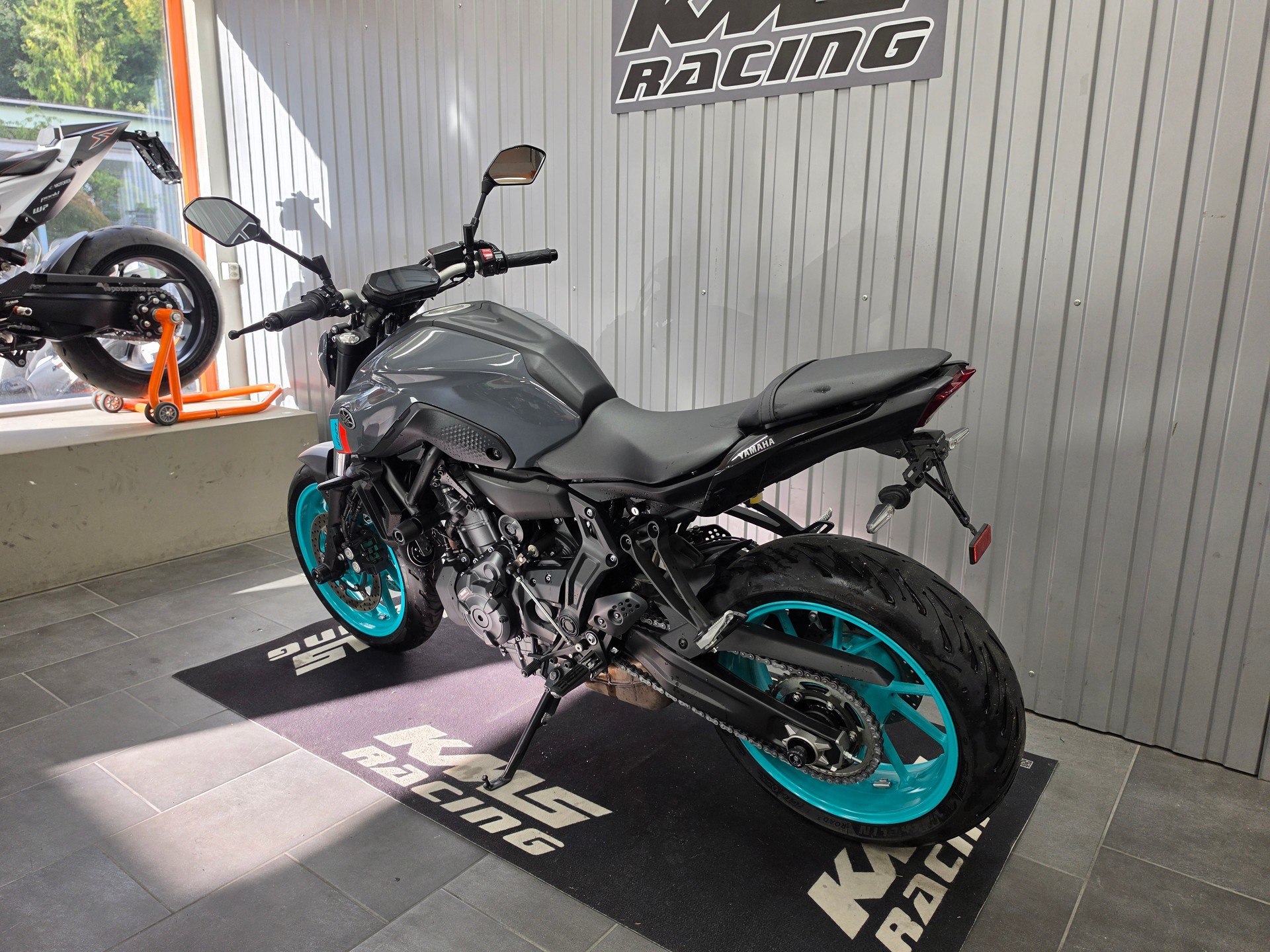 YAMAHA MT-07-showroom-element-3
