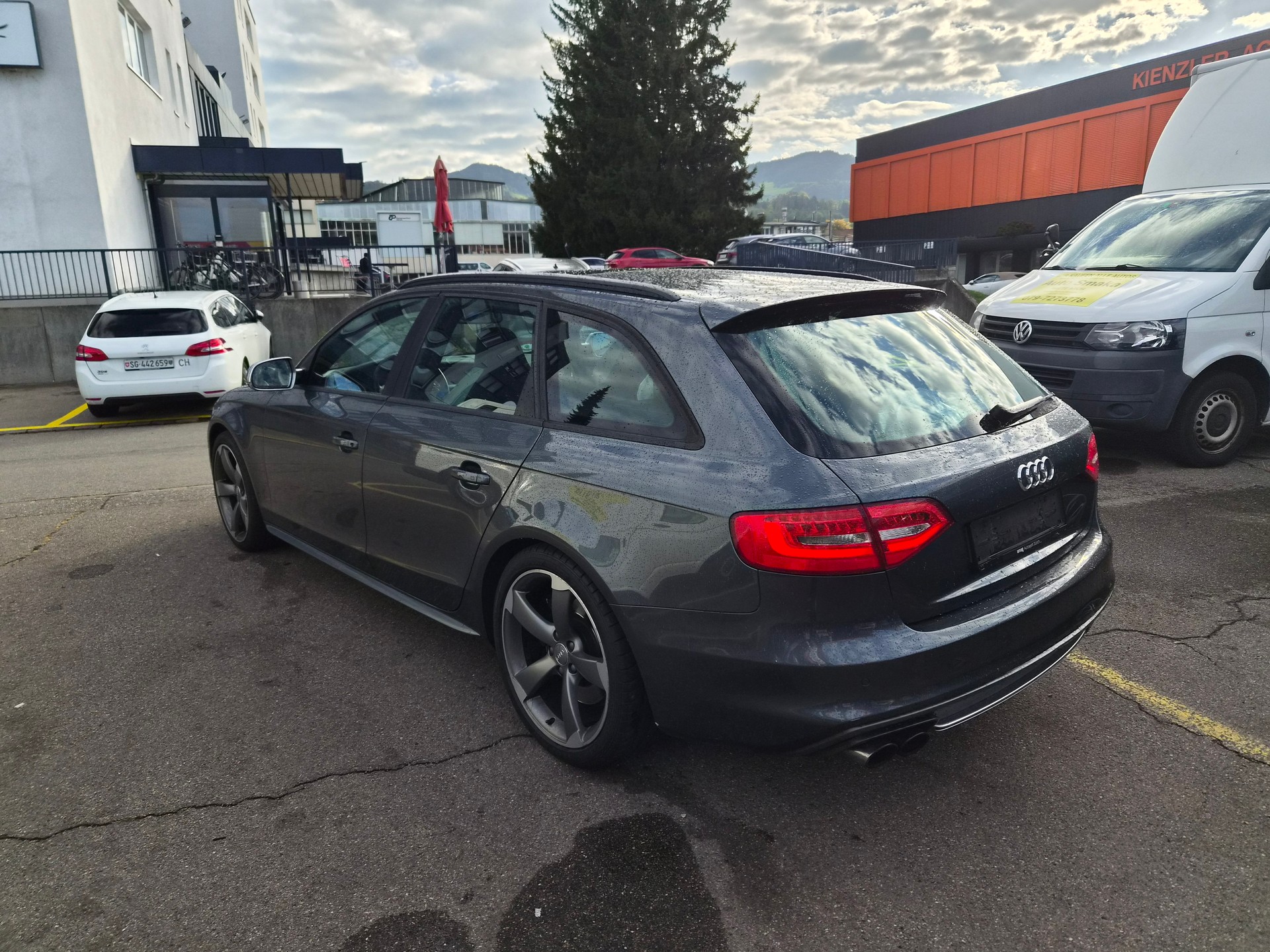AUDI S4 Avant 3.0 TFSI quattro S-tronic-image-4