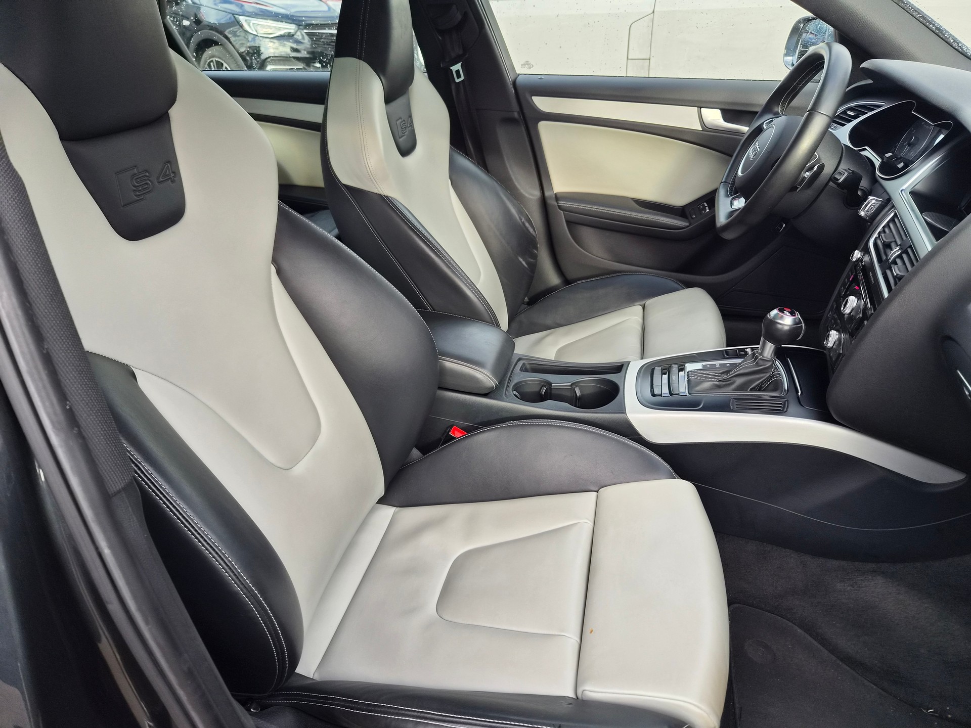 AUDI S4 Avant 3.0 TFSI quattro S-tronic-image-10