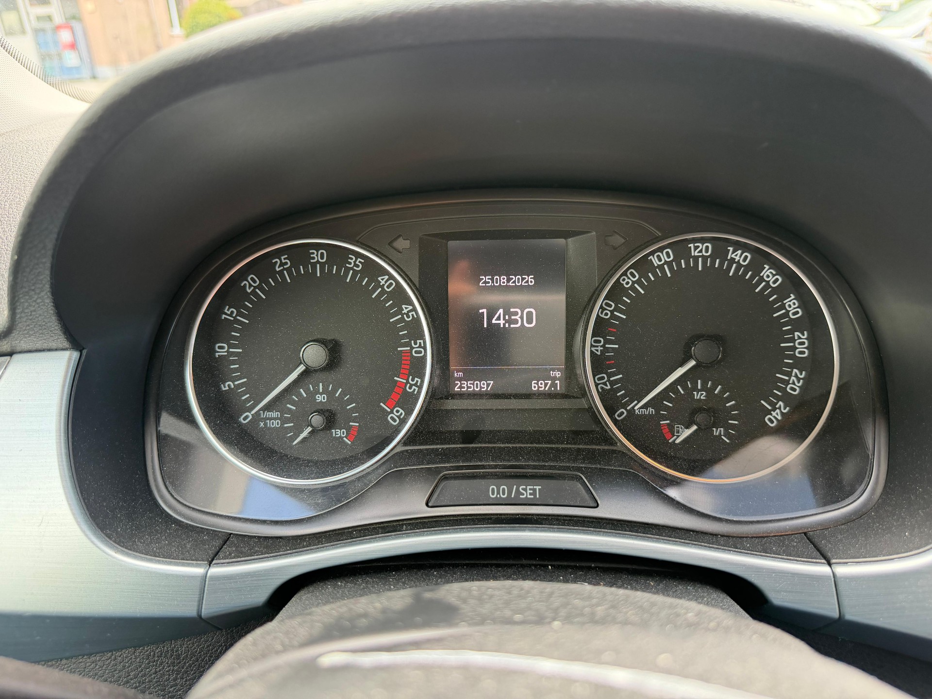 SKODA Fabia 1.4 TDI Ambition DSG-image-9