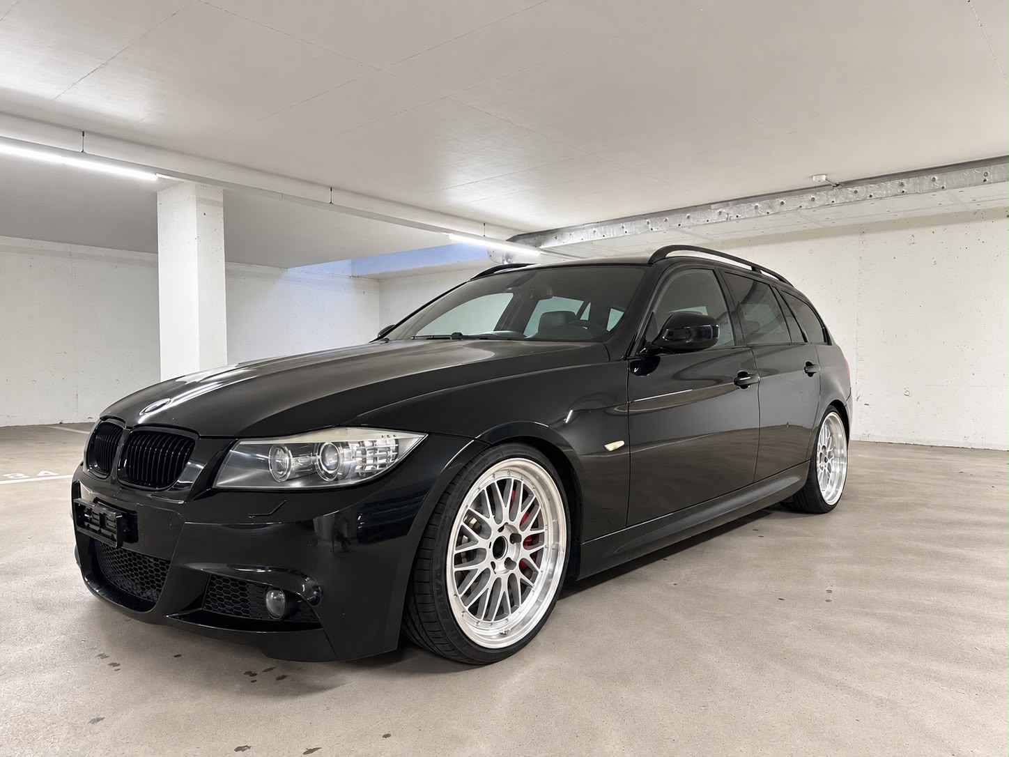 BMW 335i xDrive Touring M- Packet-image-5
