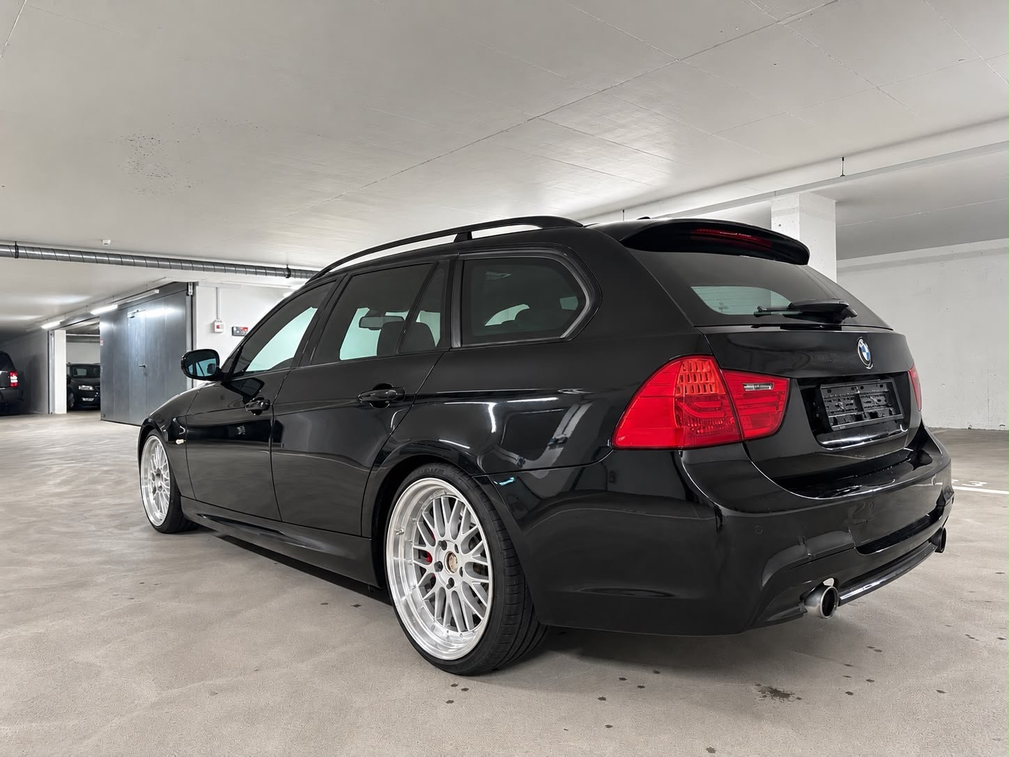 BMW 335i xDrive Touring M- Packet-image-3