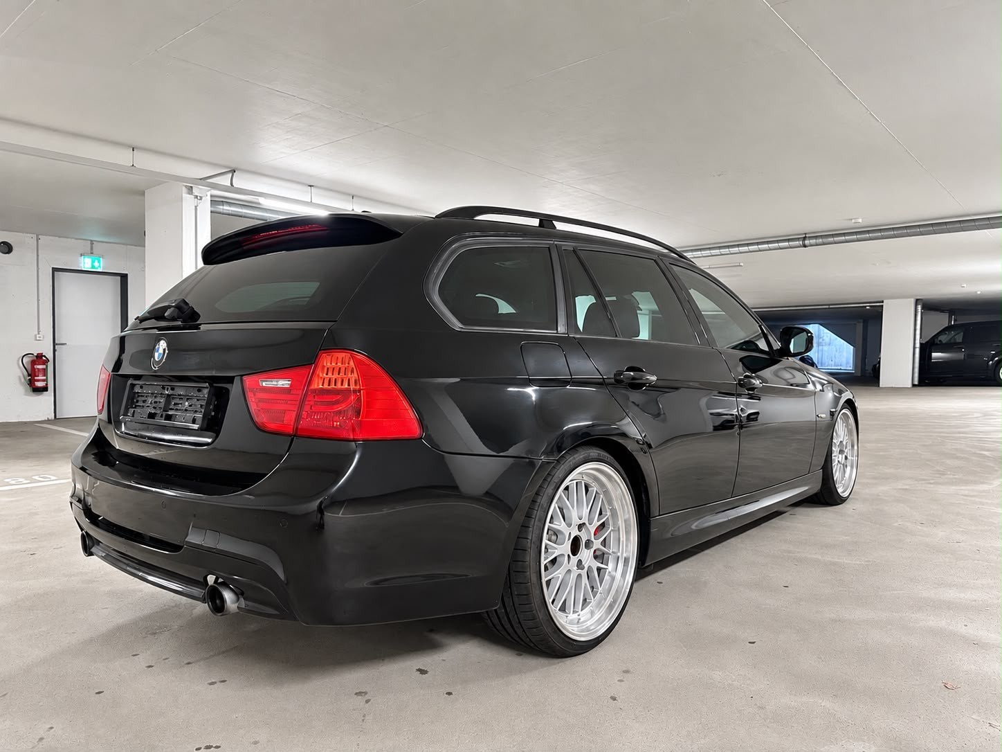 BMW 335i xDrive Touring M- Packet-image-2