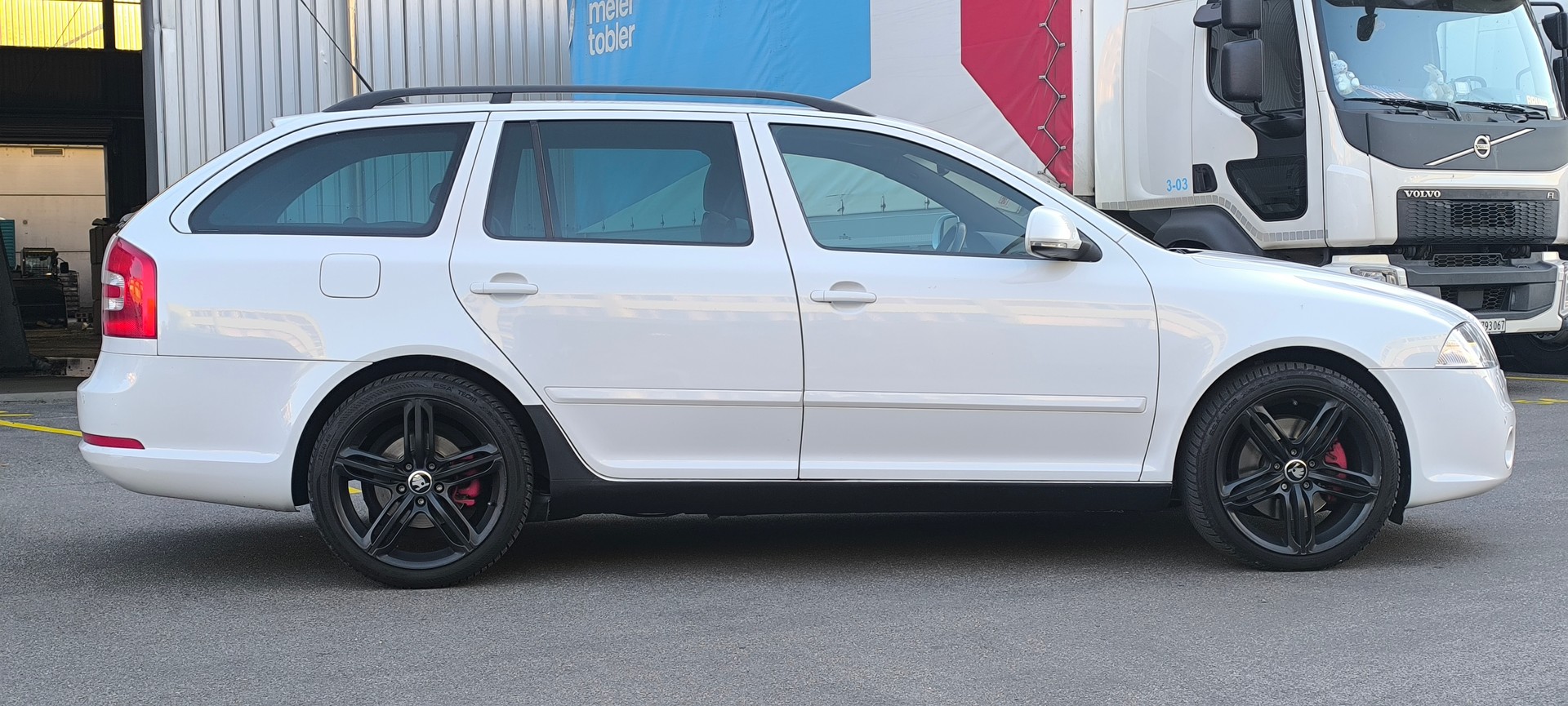 SKODA Octavia 2.0 TDI RS DSG-image-2