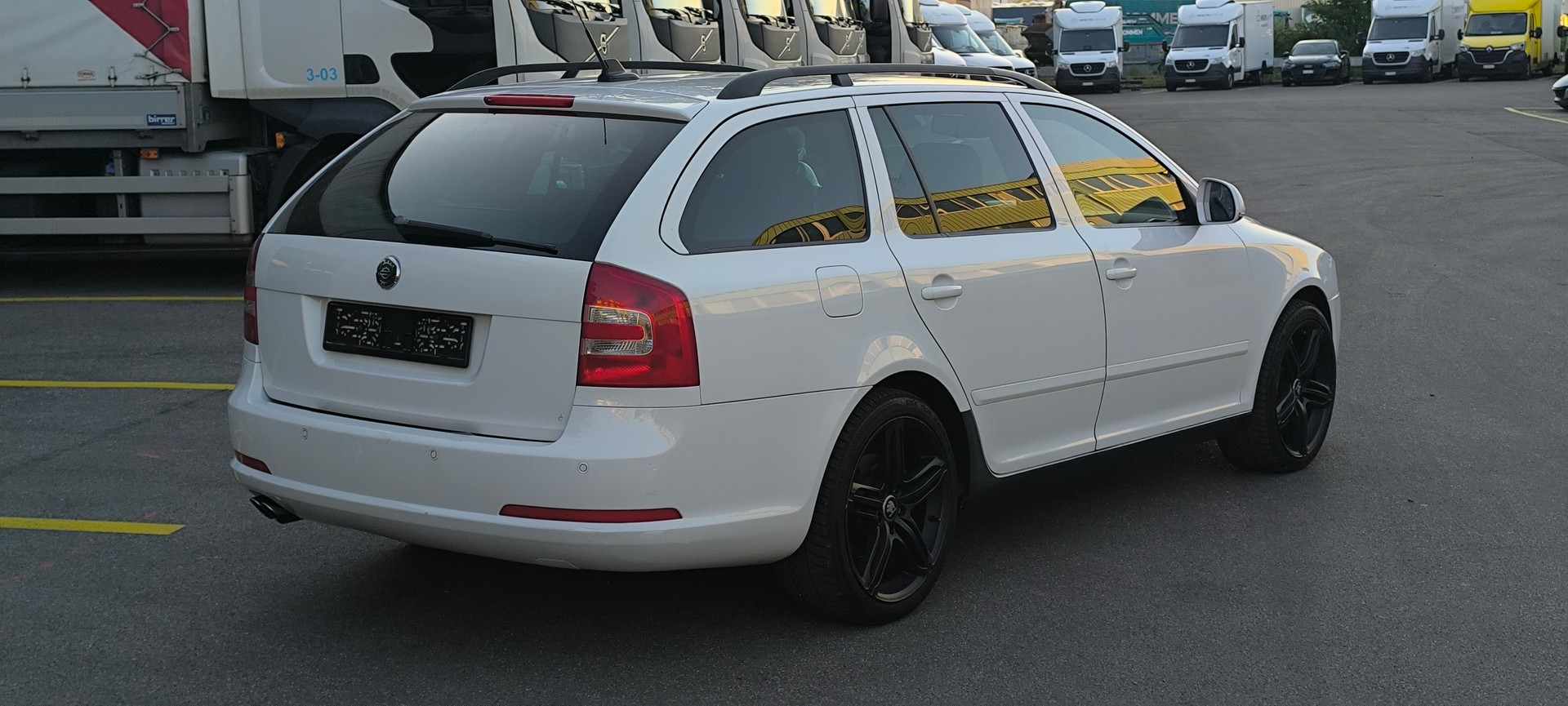 SKODA Octavia 2.0 TDI RS DSG-image-4