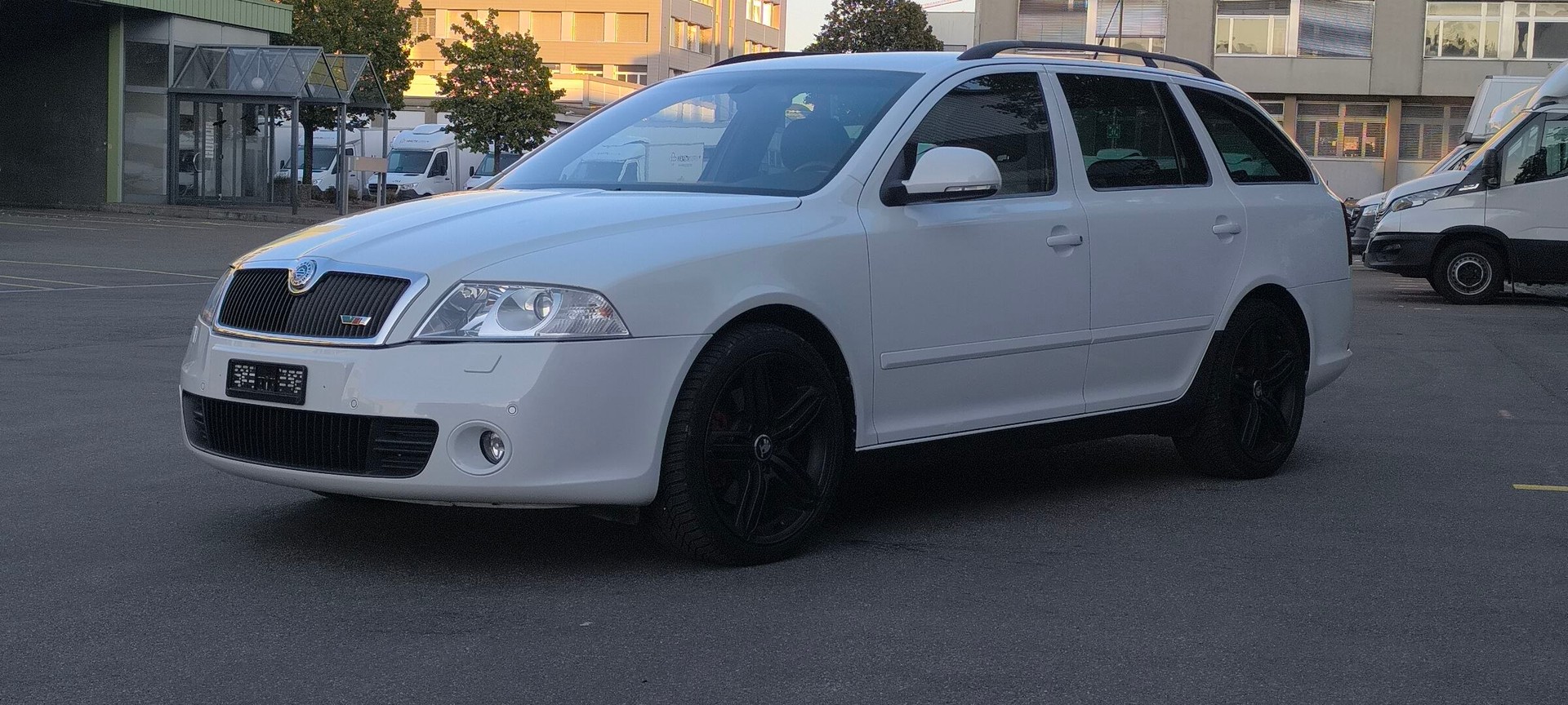 SKODA Octavia 2.0 TDI RS DSG-image-1