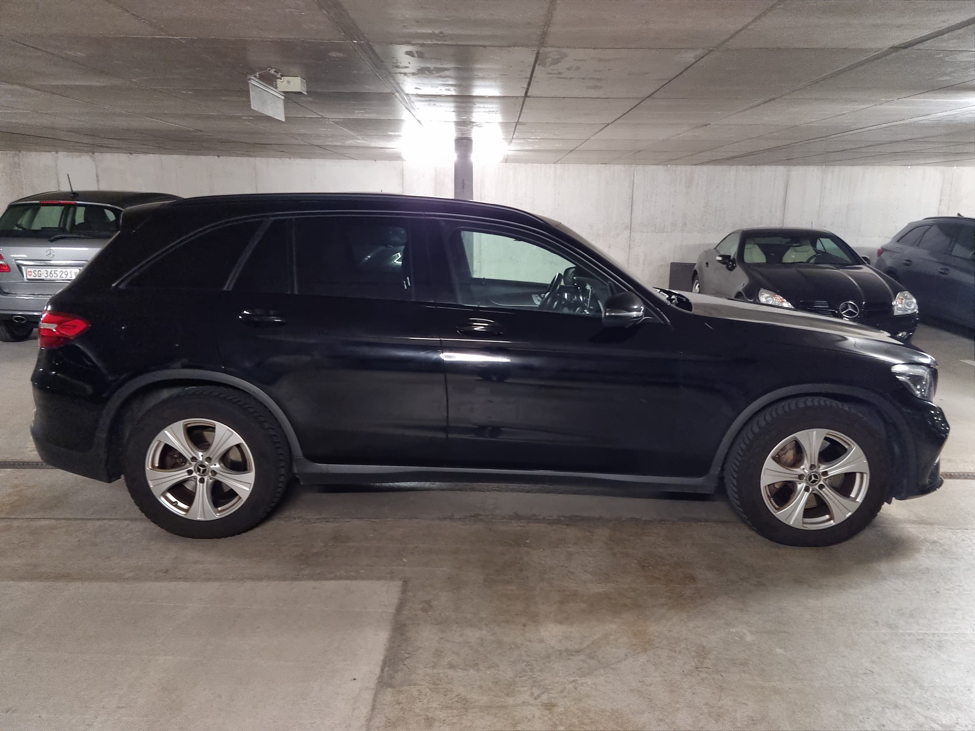 MERCEDES-BENZ GLC 250 d AMG Line 4m-image-3