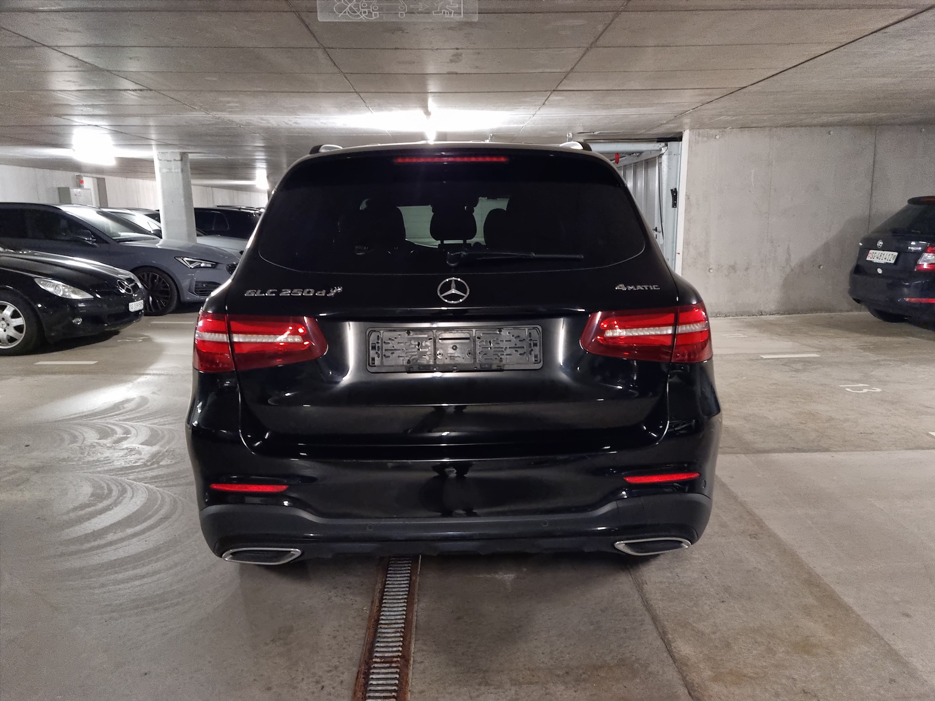 MERCEDES-BENZ GLC 250 d AMG Line 4m-image-1