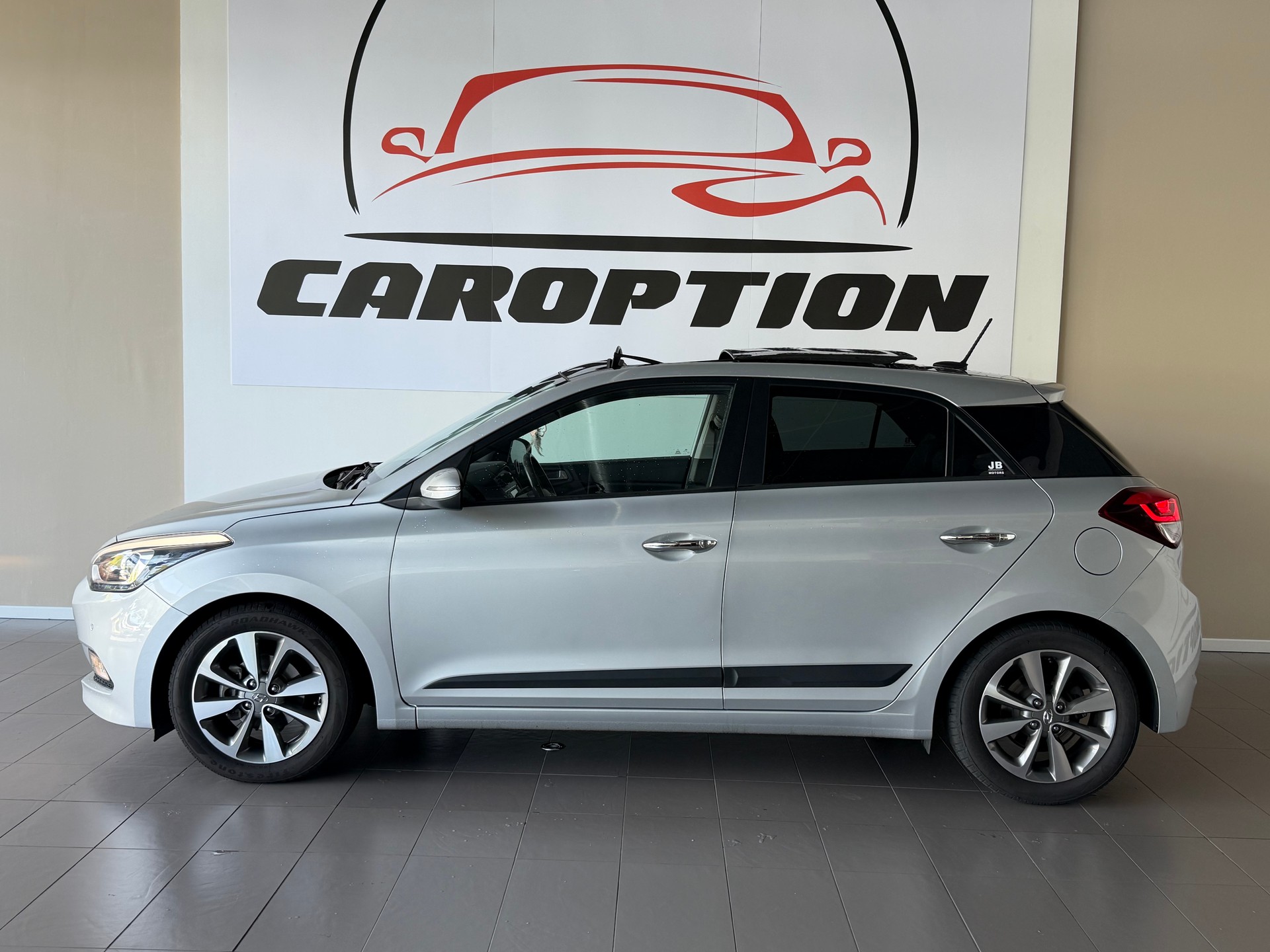 HYUNDAI i20 1.4 Vertex Automatic-image-7