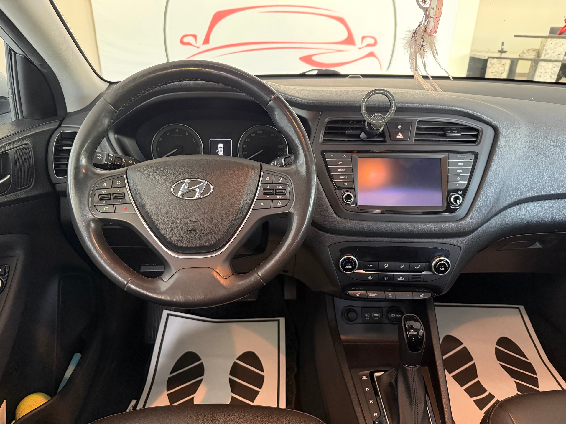 HYUNDAI i20 1.4 Vertex Automatic-image-11