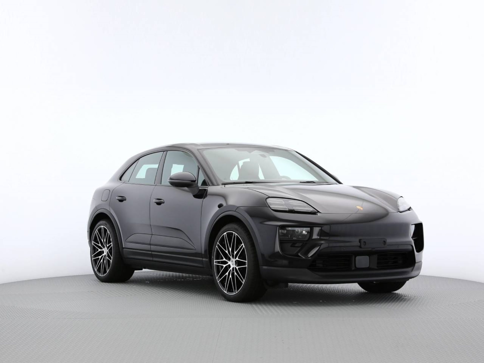 PORSCHE Macan 4