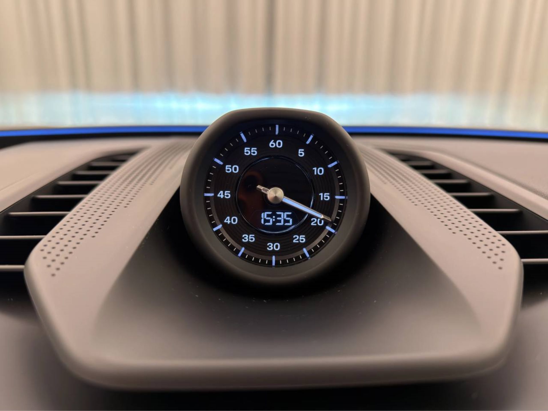 PORSCHE Cayenne Coupé Electric-image-23