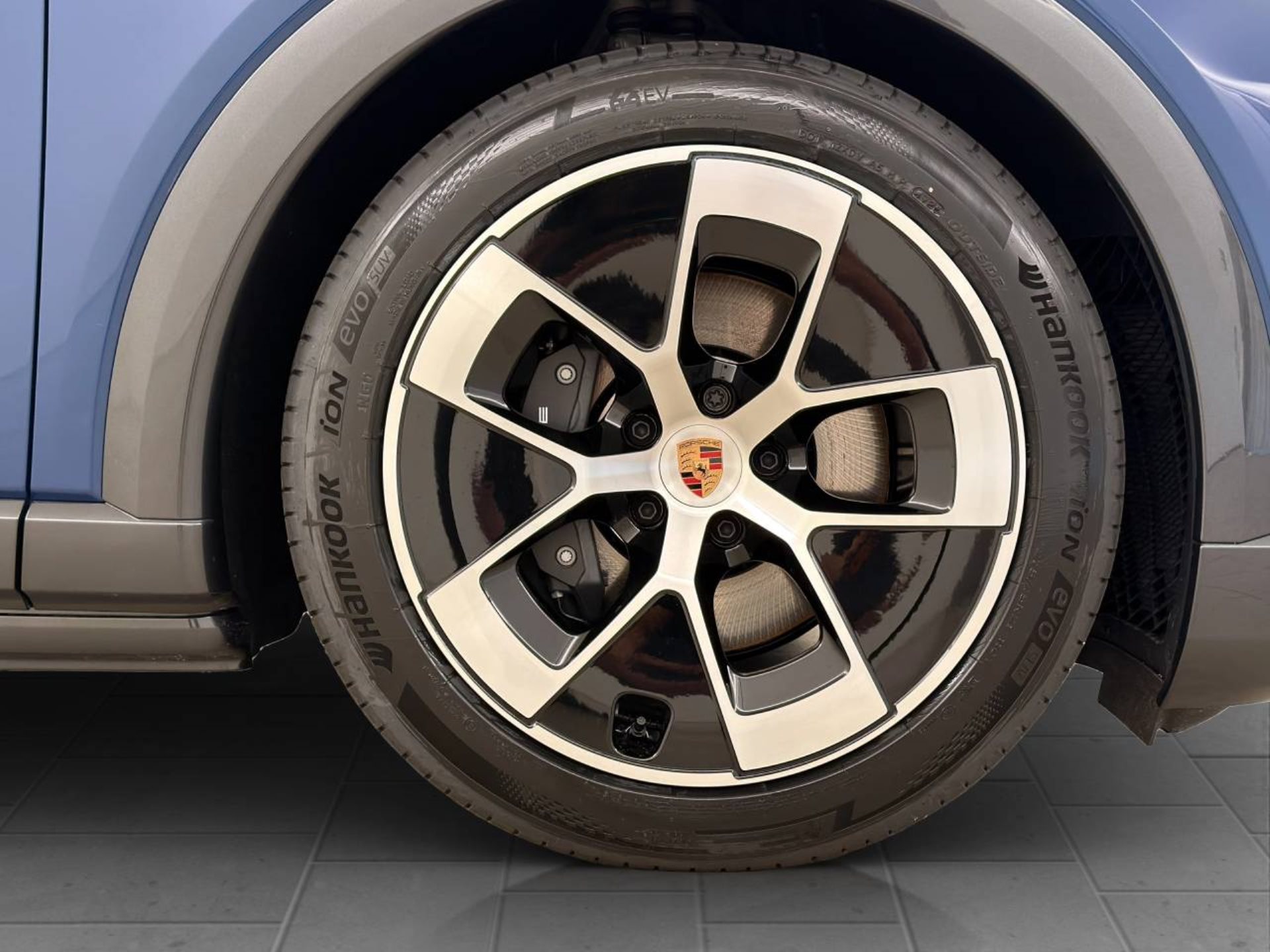 PORSCHE Cayenne Coupé Electric-image-10