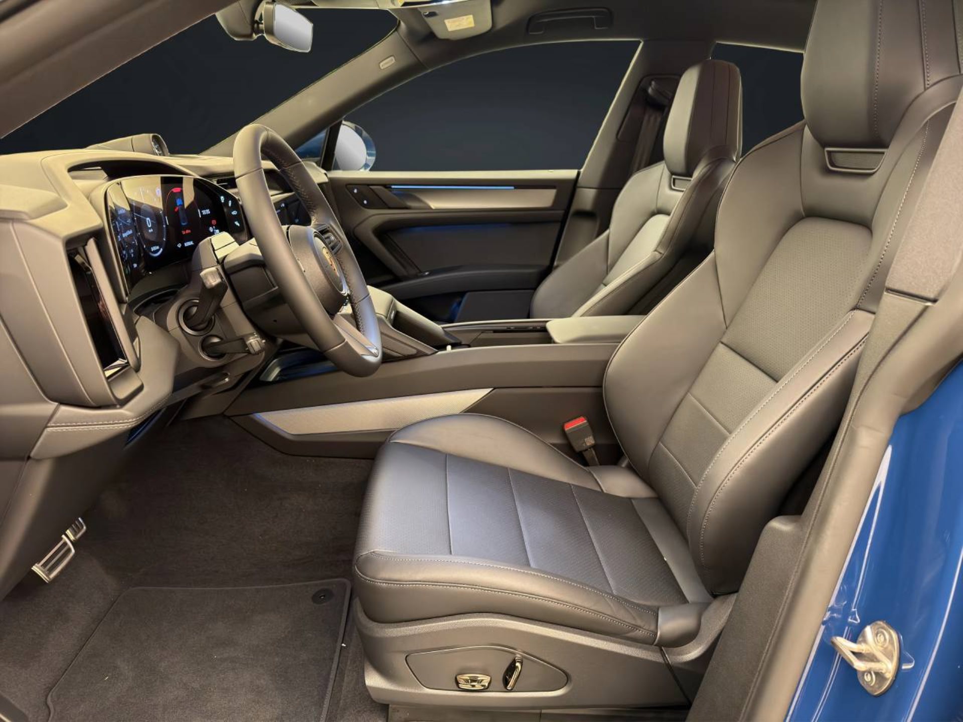 PORSCHE Cayenne Coupé Electric-image-4