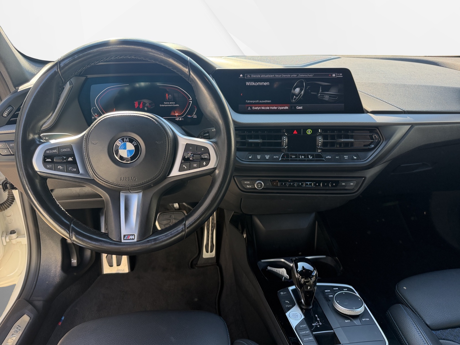 BMW 120i M Sport Steptronic-image-12